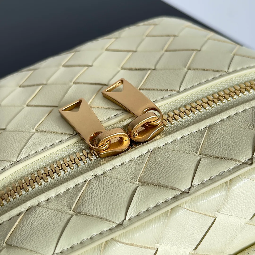 Women's Classic Handbags BOTTEGA VENETA 17825283