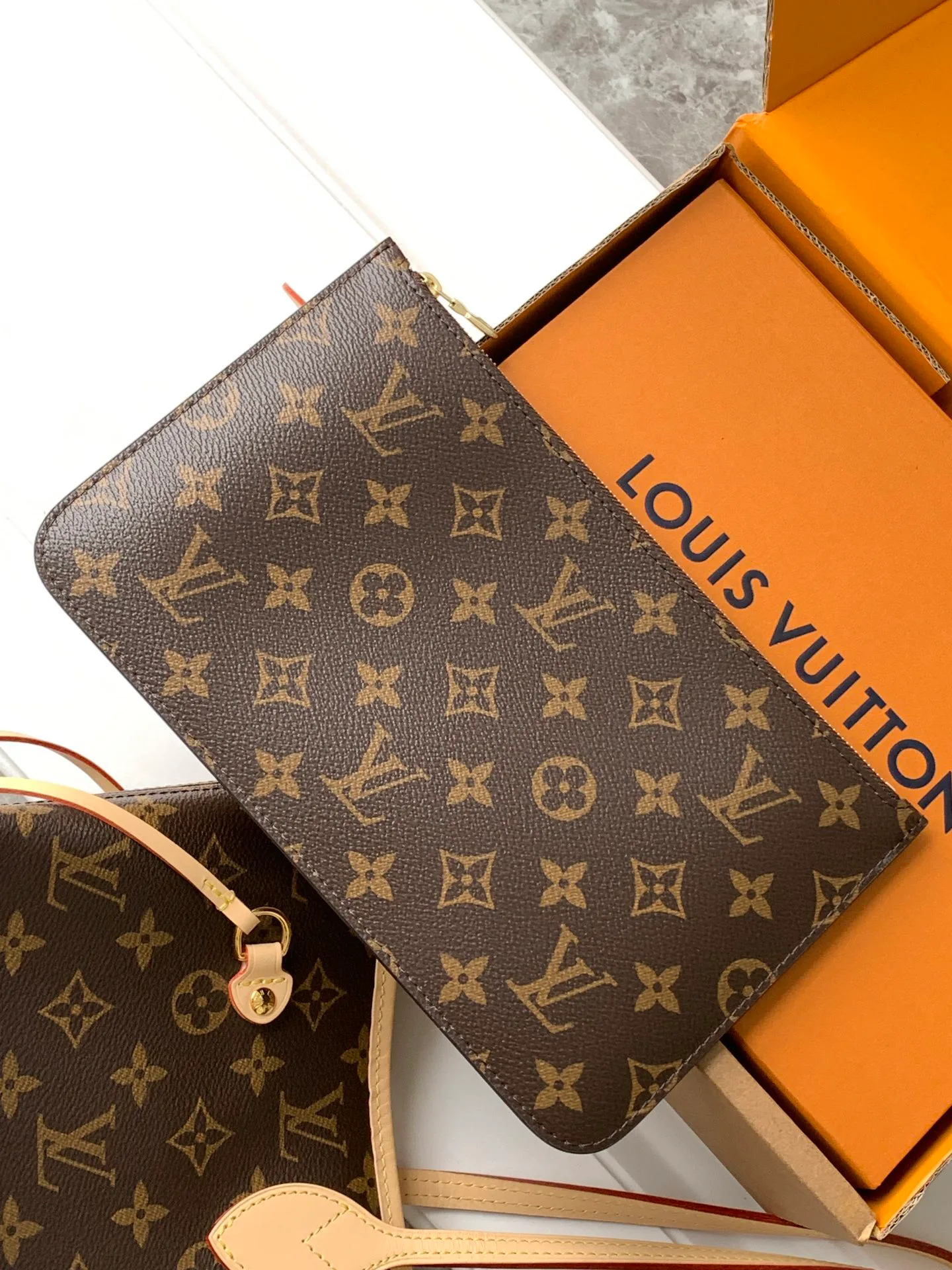 Women's Classic Handbags LOUIS VUITTON 18156580