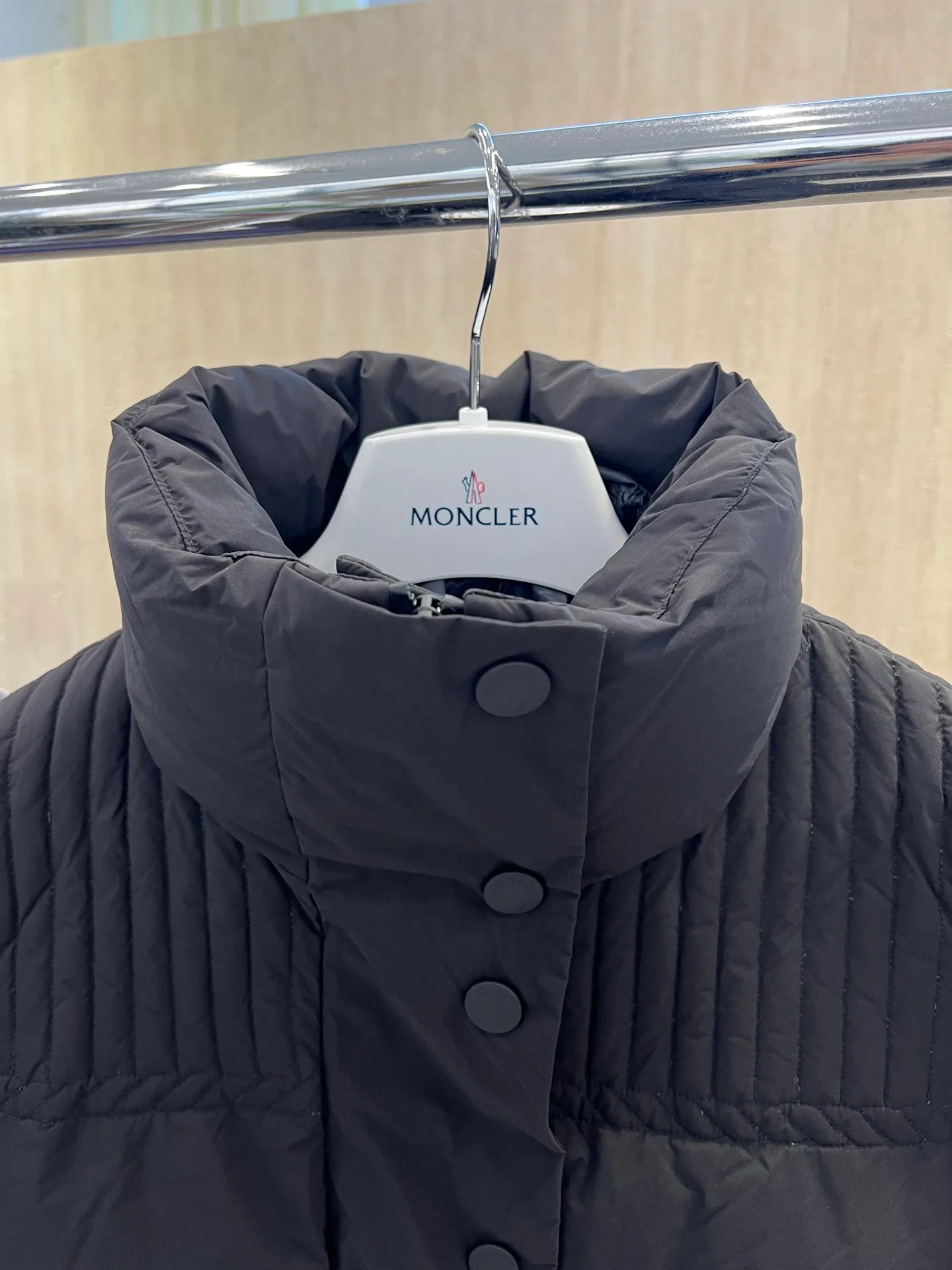 Men's Jackets And Down Jackets MONCLER 18231504