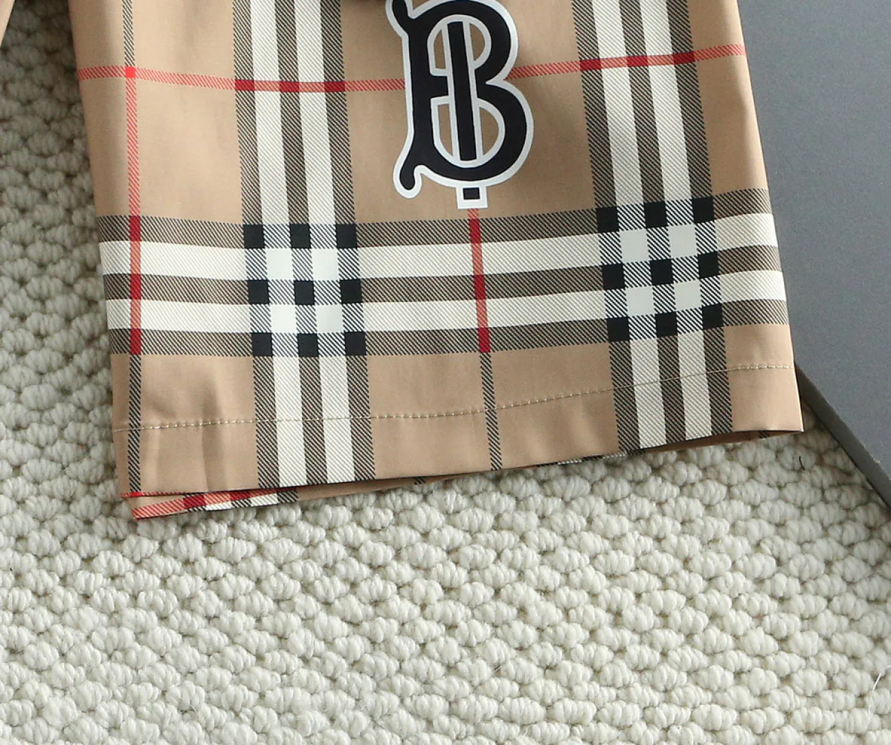 Men's Shorts BURBERRY 18000494