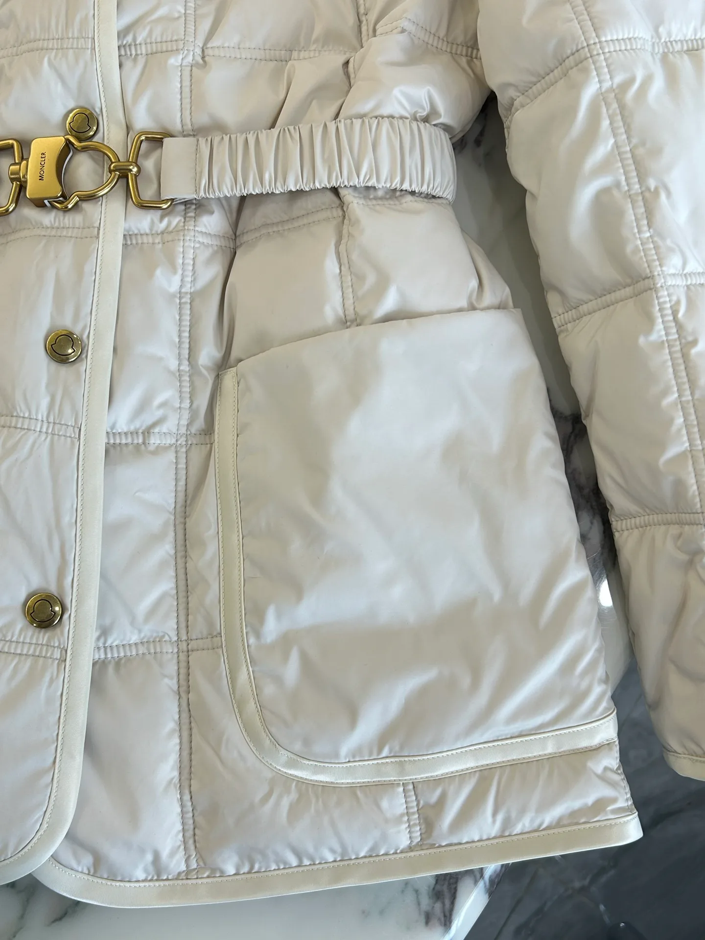 Men's Jackets And Down Jackets MONCLER 18330389