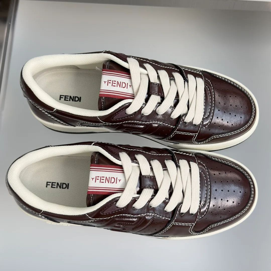 Women's Sneakers FENDI 17729636