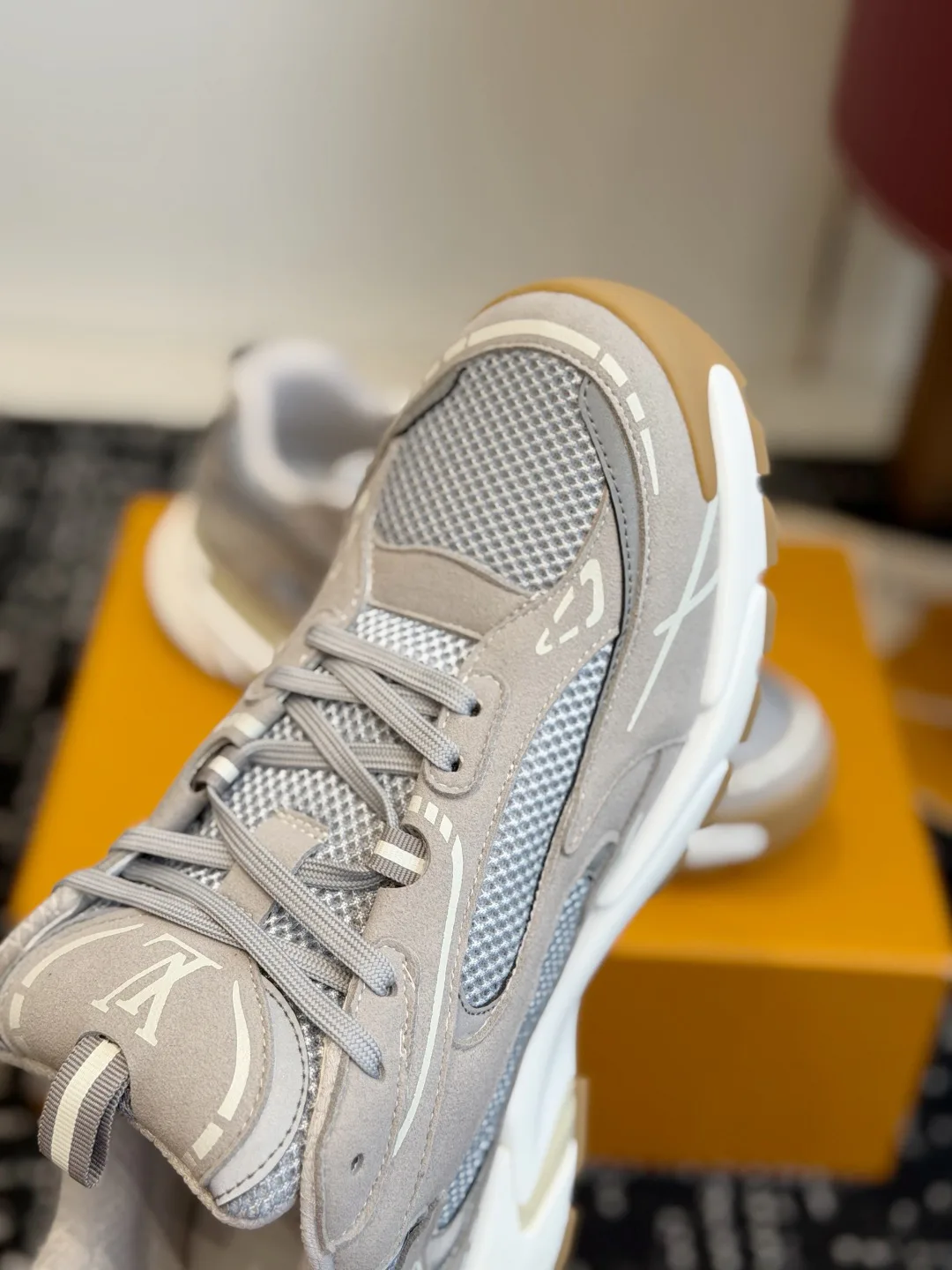 Men's Sneakers LOUIS VUITTON 17437986