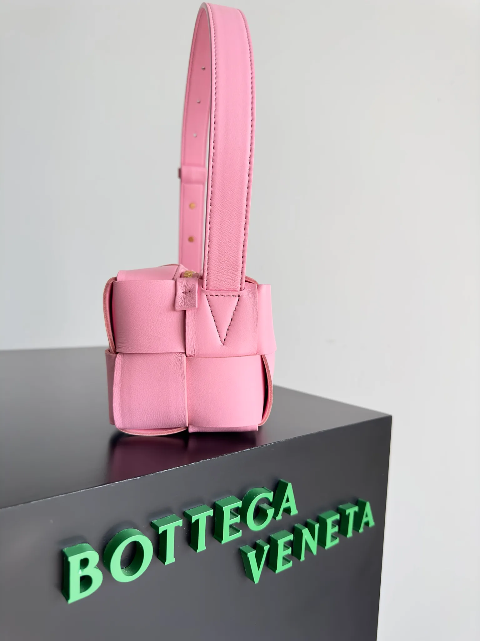 Women's Classic Handbags BOTTEGA VENETA 18161090