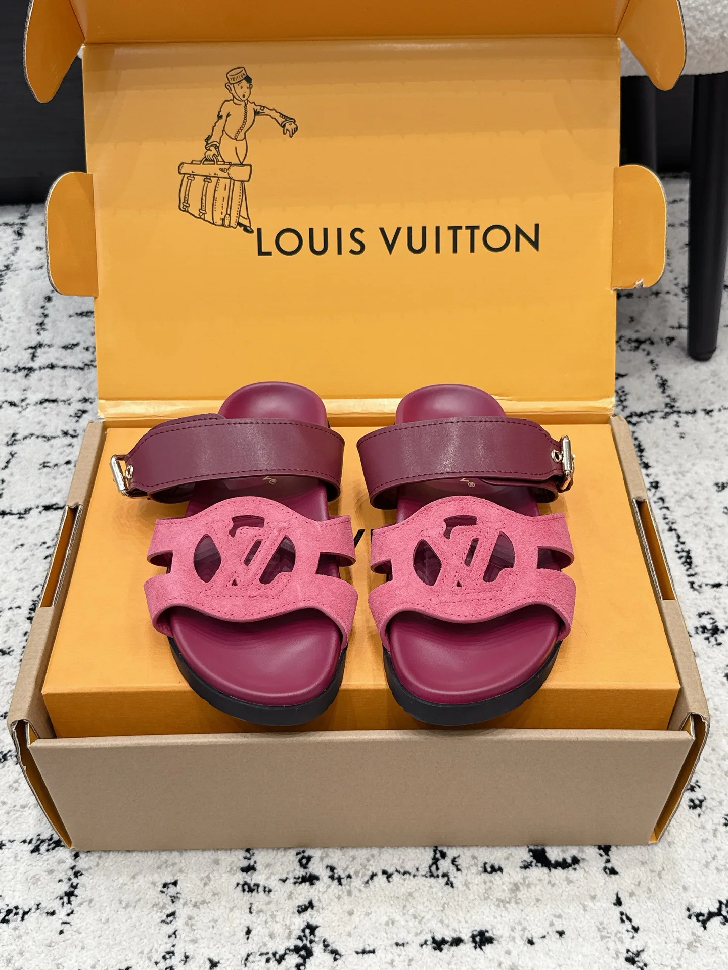 Women's Flip-Flops LOUIS VUITTON 17522788
