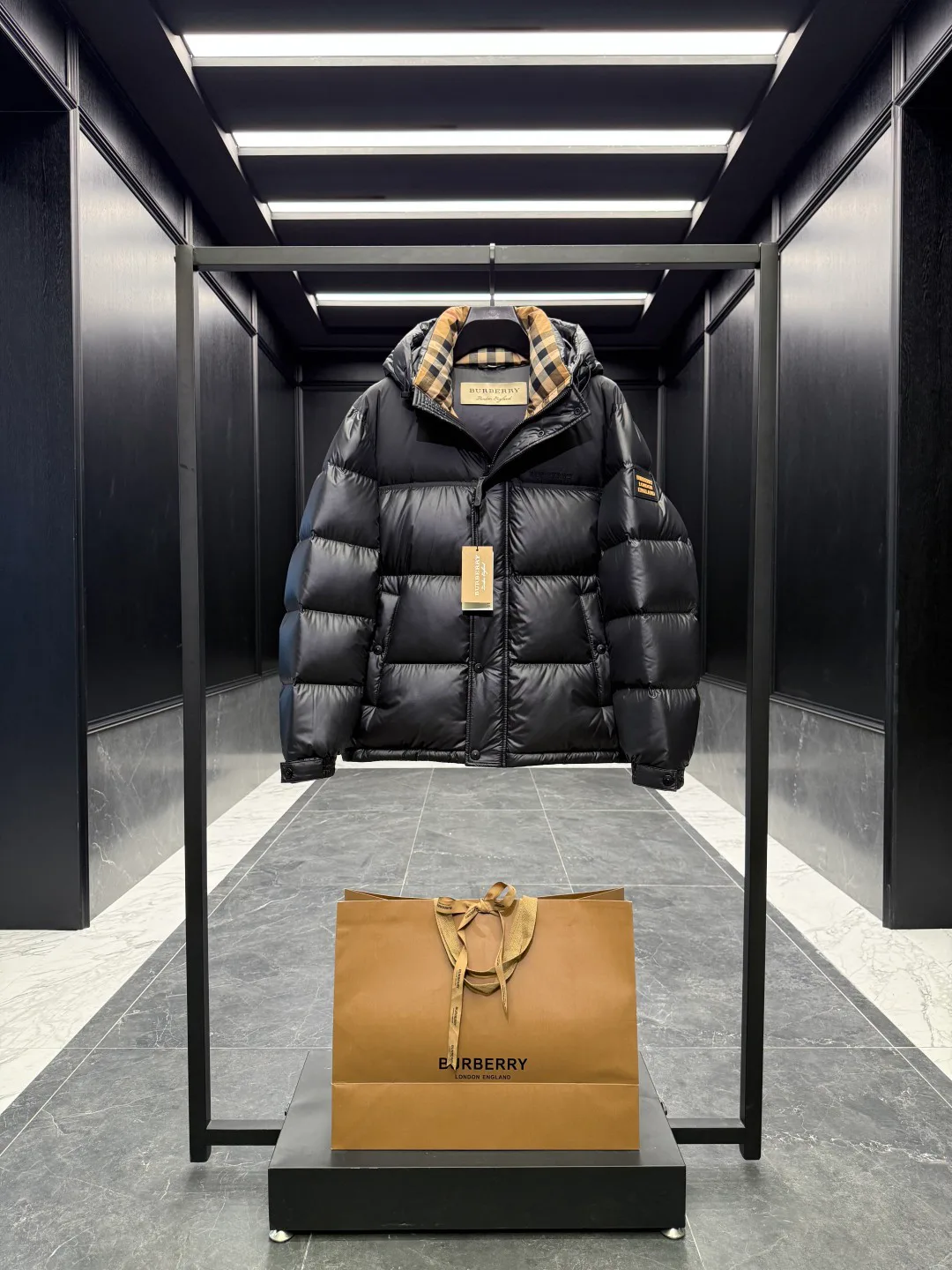 Men's Jackets And Down Jackets BURBERRY 18030050