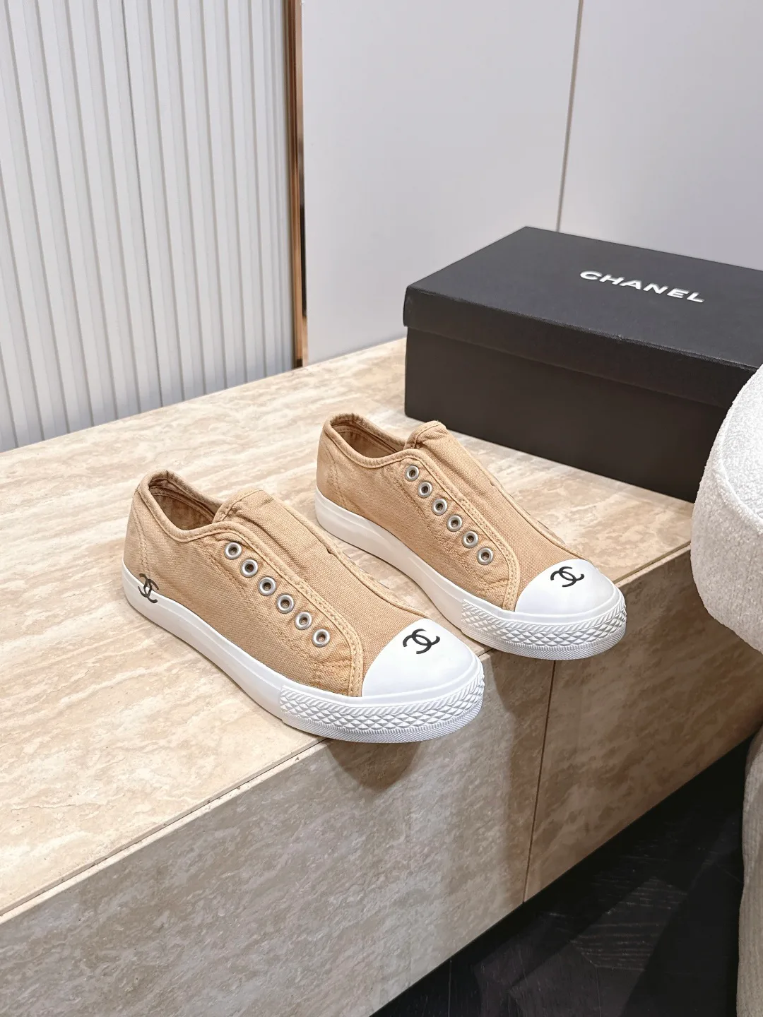 Women's Canvas Shoes CHANEL 18025815