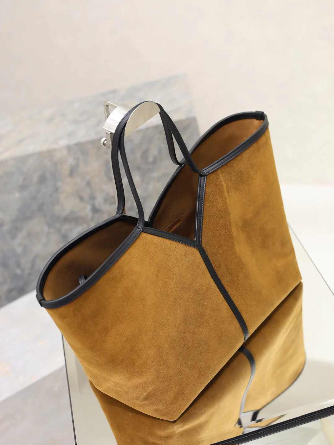 Women's Classic Handbags SAINT LAURENT 18321438