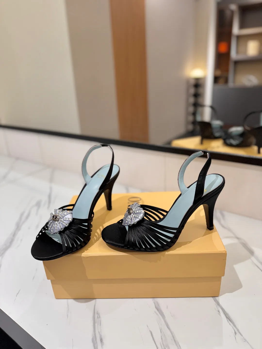 Women's Open-Toe Sandals VALENTINO 18134886