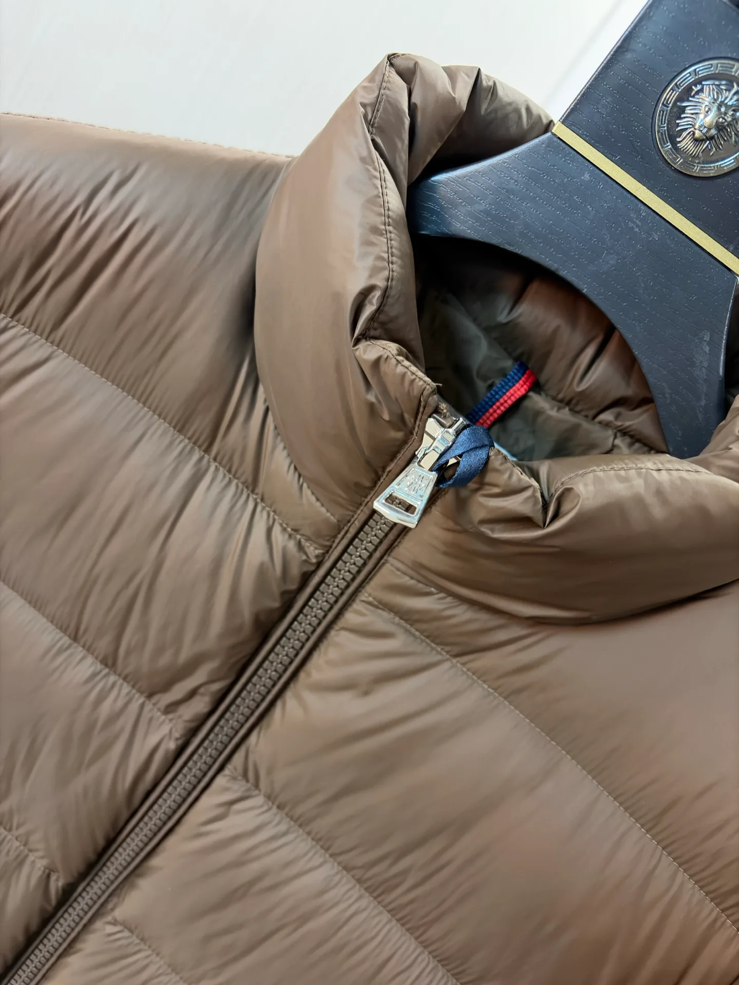 Women's Jackets And Down Jackets MONCLER 18391736