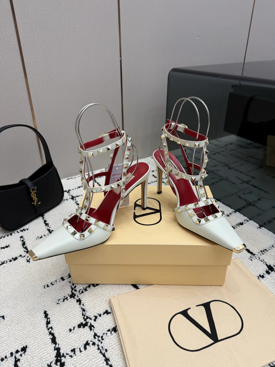 Women's Open-Toe Sandals VALENTINO 17594483