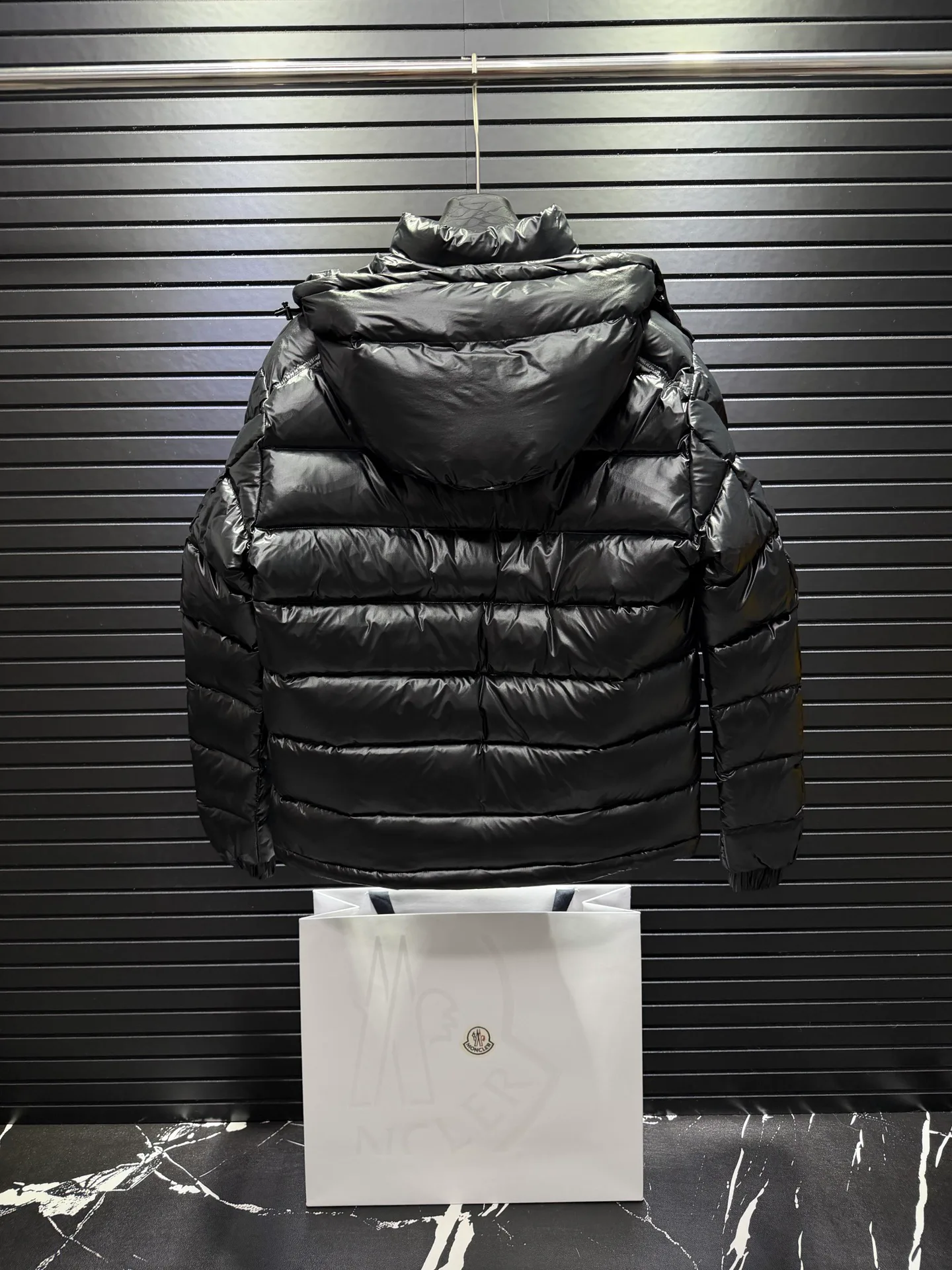 Куртки И Пуховики Мужские Moncler 18645343