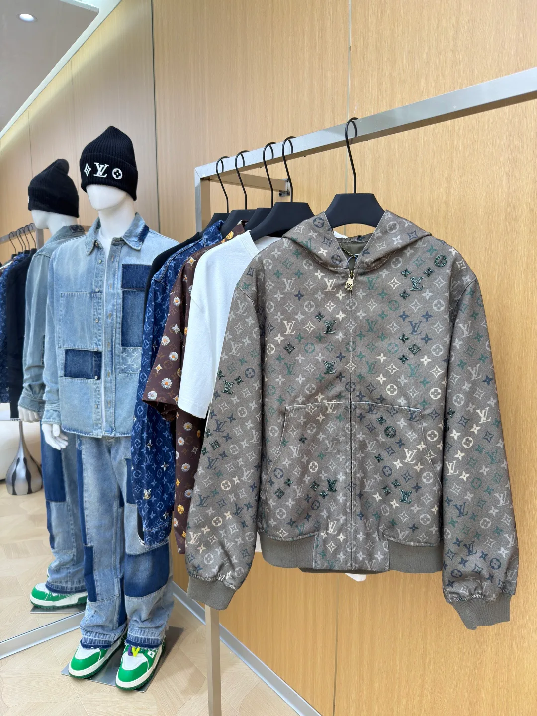 Men's Jackets And Down Jackets LOUIS VUITTON 17699435