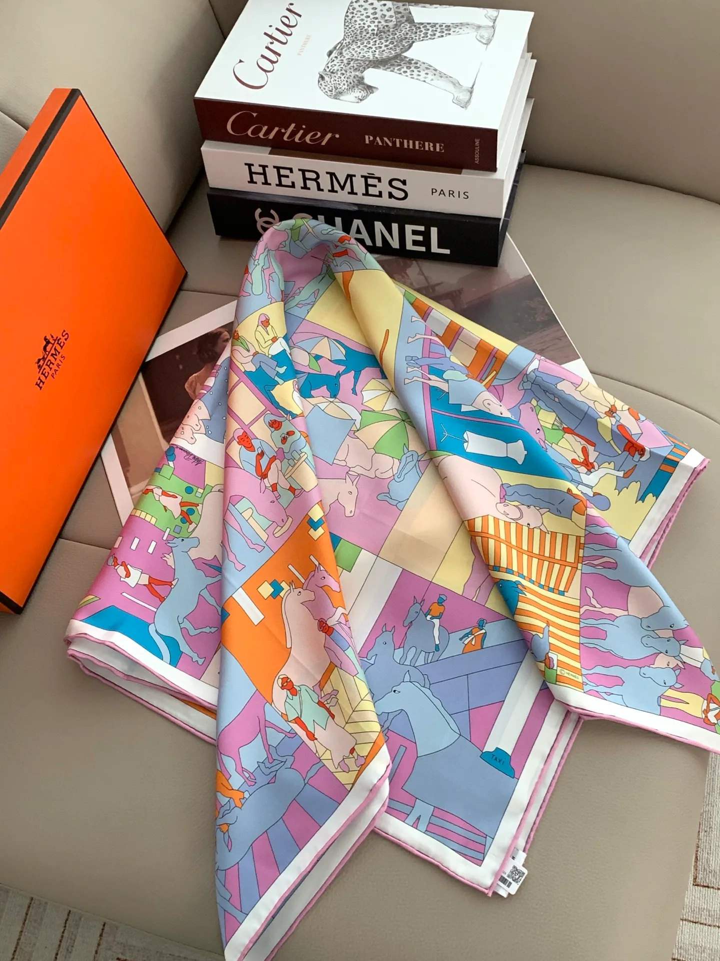 Silk Scarves HERMES 18003186