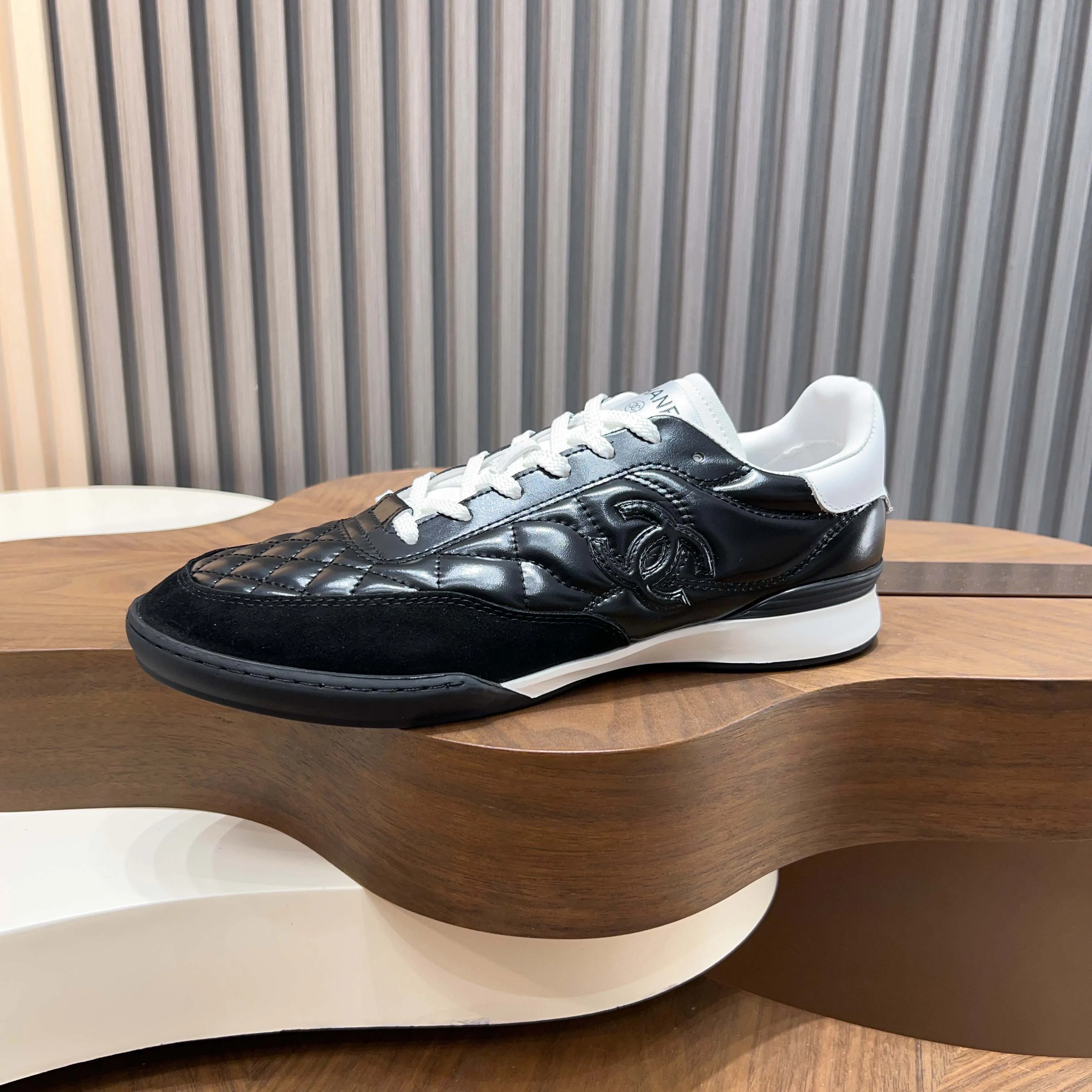 Women's Sneakers CHANEL 17918722