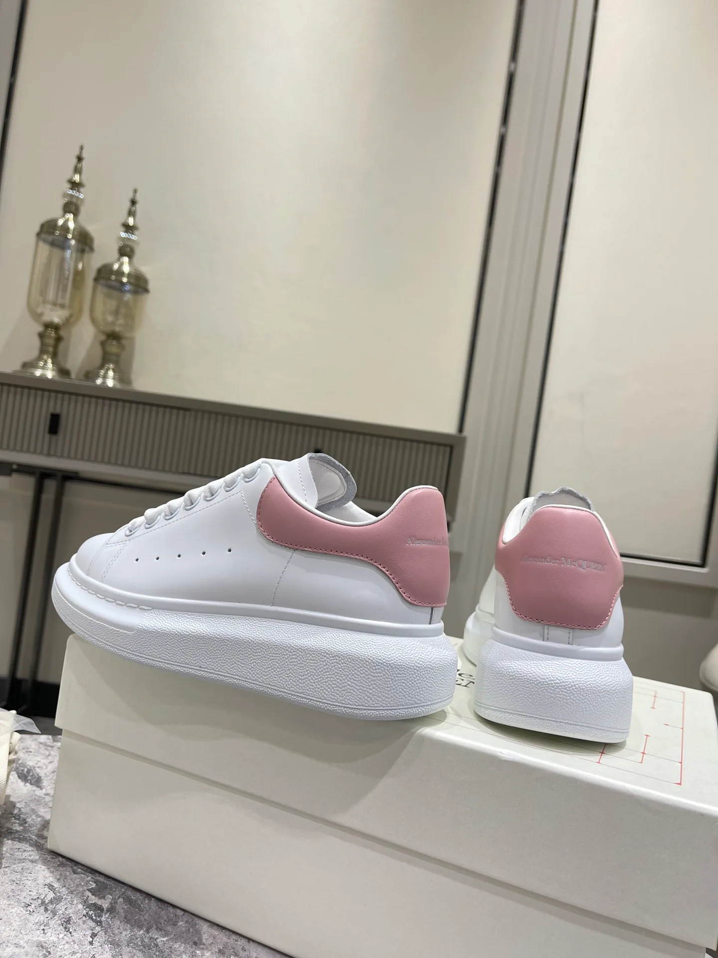 Women's Sneakers ALEXANDER MCQUEEN 18373668