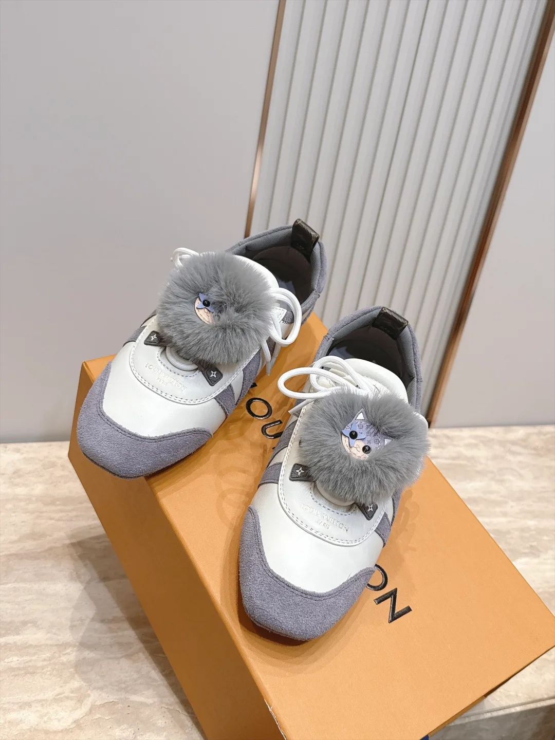Women's Sneakers LOUIS VUITTON 17946978