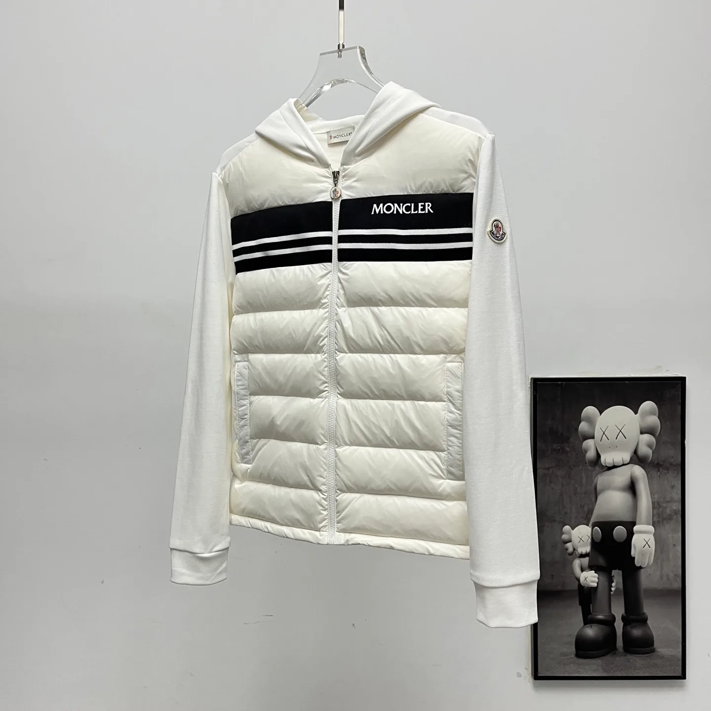 Куртки И Пуховики Мужские Moncler 18645337