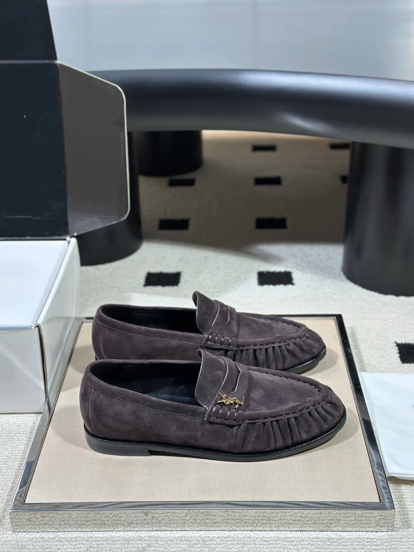 Women's Loafers And Moccasins SAINT LAURENT 18041786