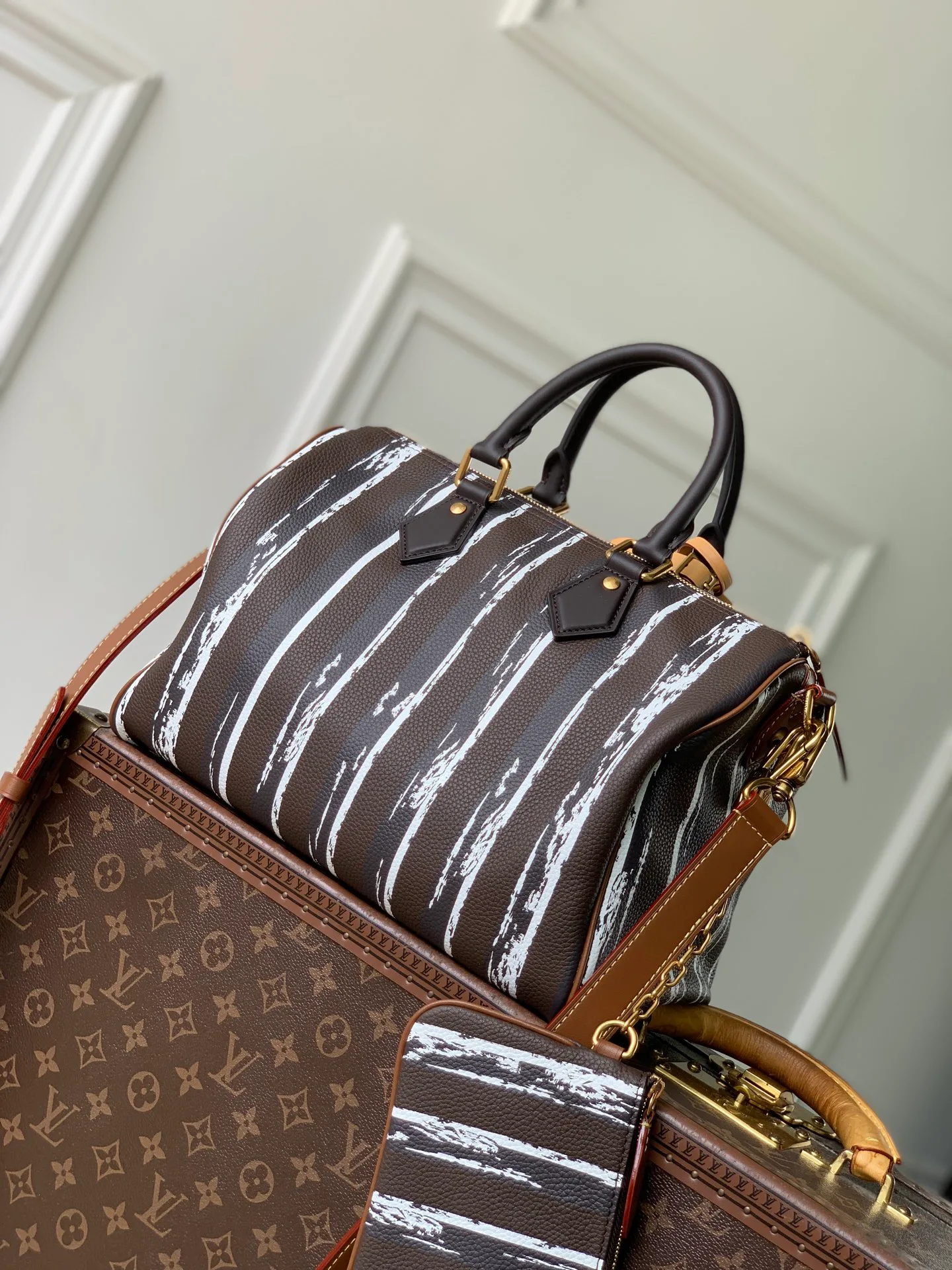 Women's Classic Handbags LOUIS VUITTON 18147545