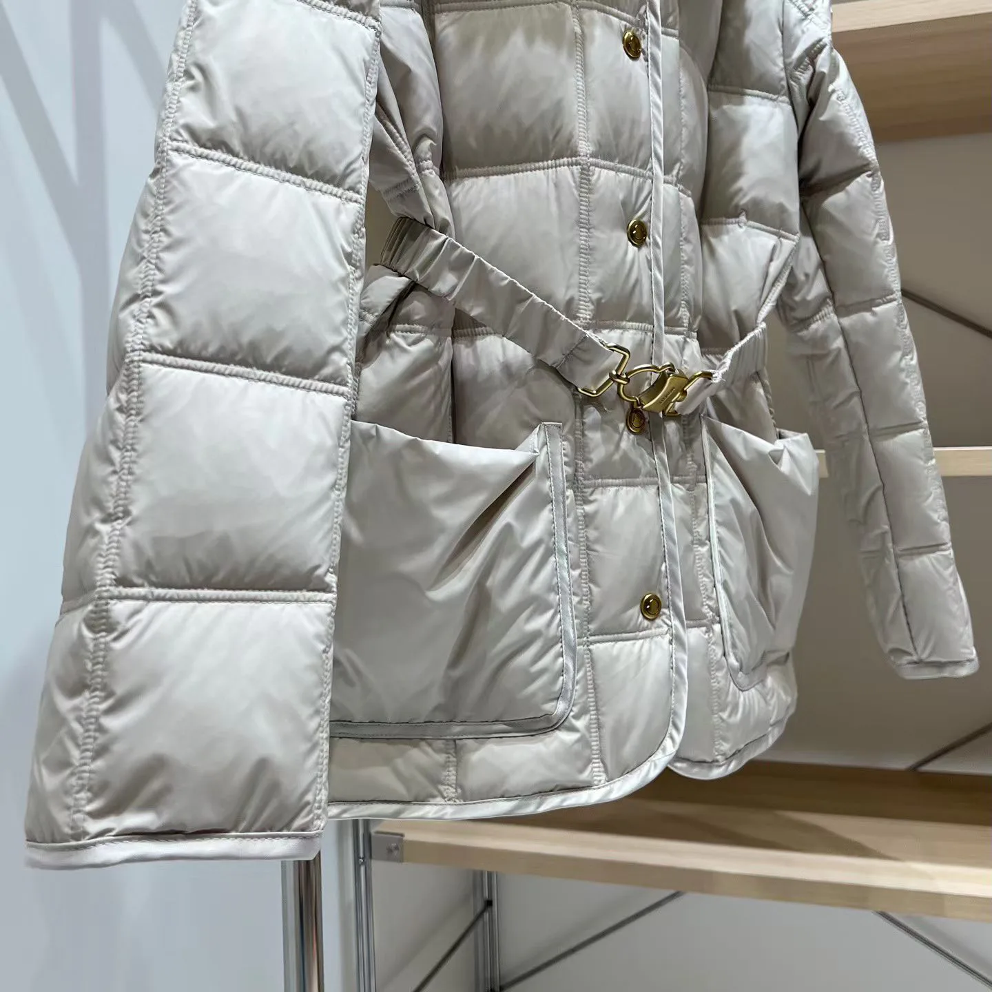 Women's Jackets And Down Jackets MONCLER 17926937