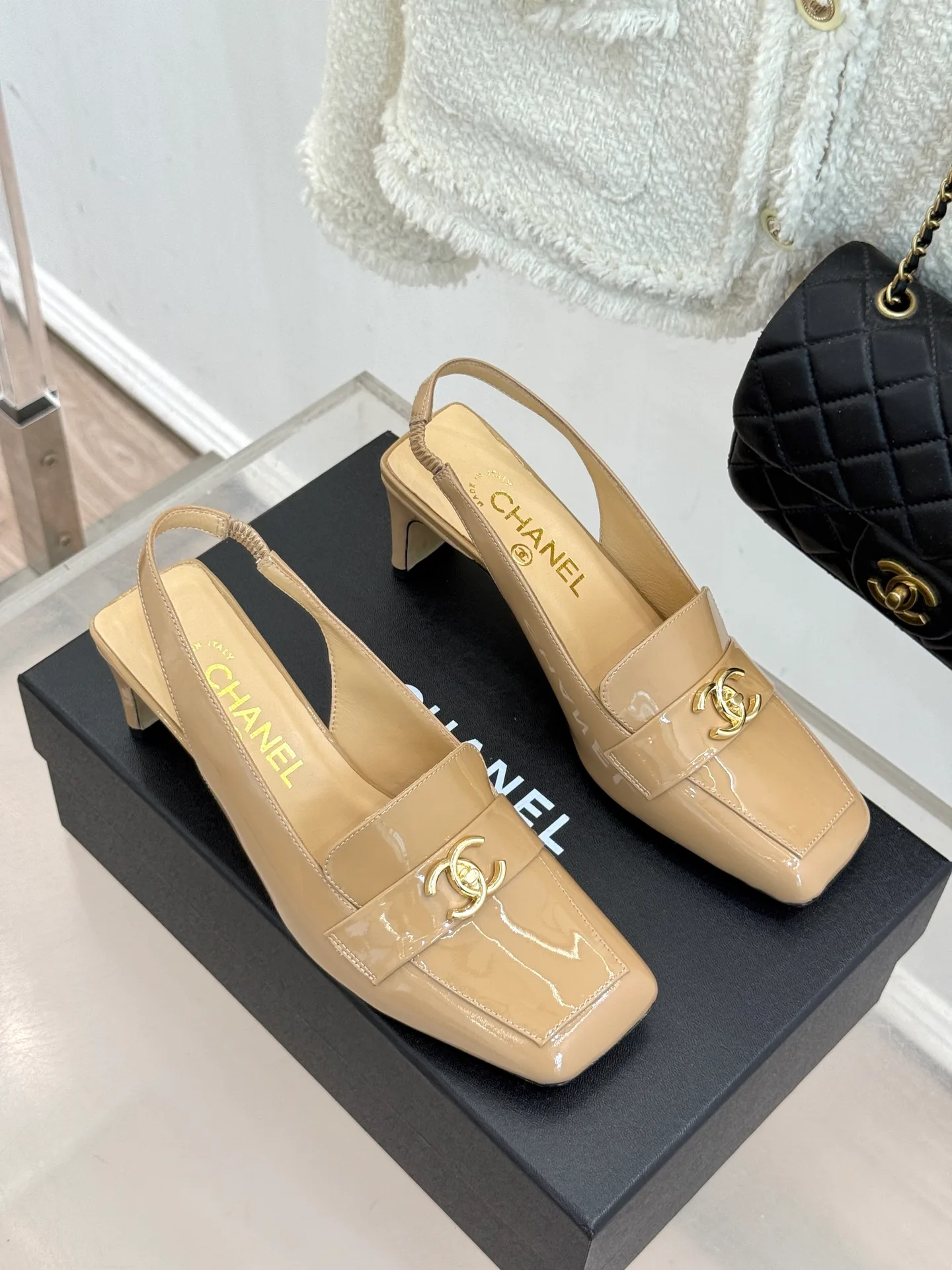 Women's Open-Toe Sandals CHANEL 17699631