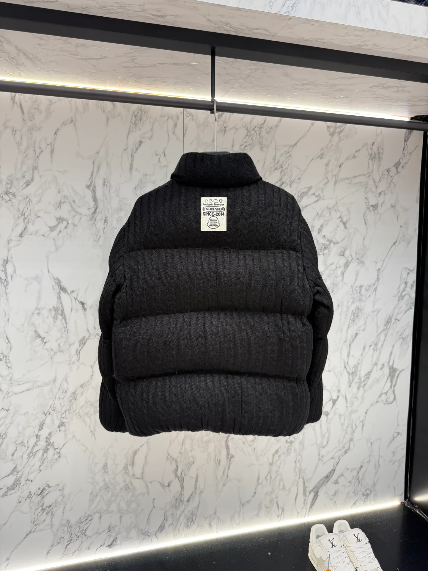 Men's Jackets And Down Jackets MONCLER 18188652
