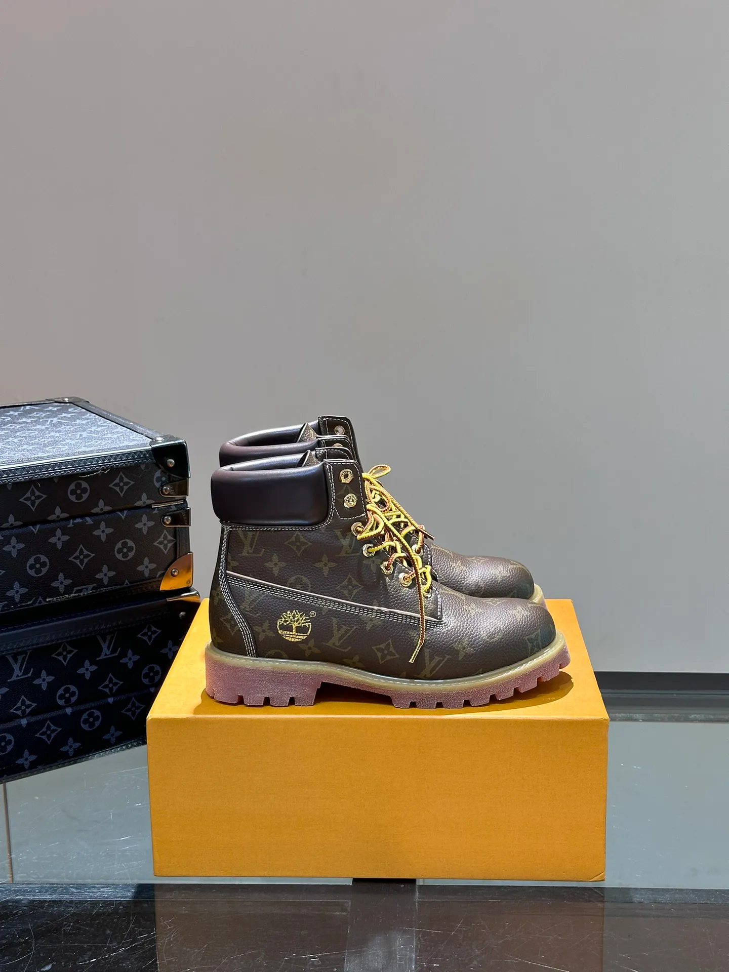 Men's Ankle Boots LOUIS VUITTON 17955336
