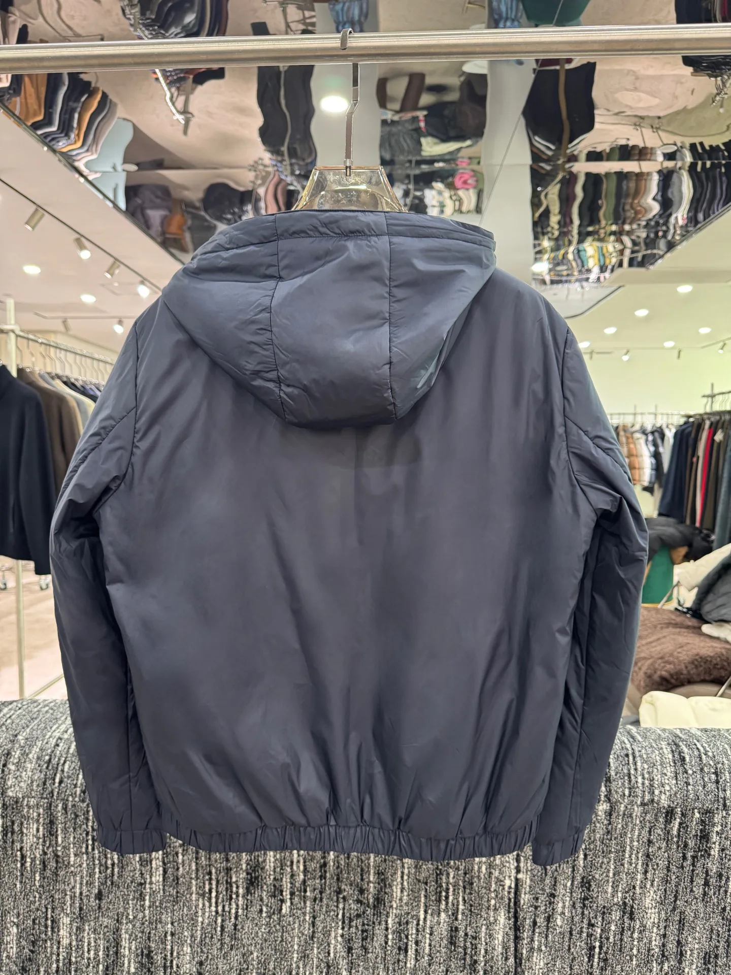 Men's Jackets And Down Jackets MONCLER 18084261