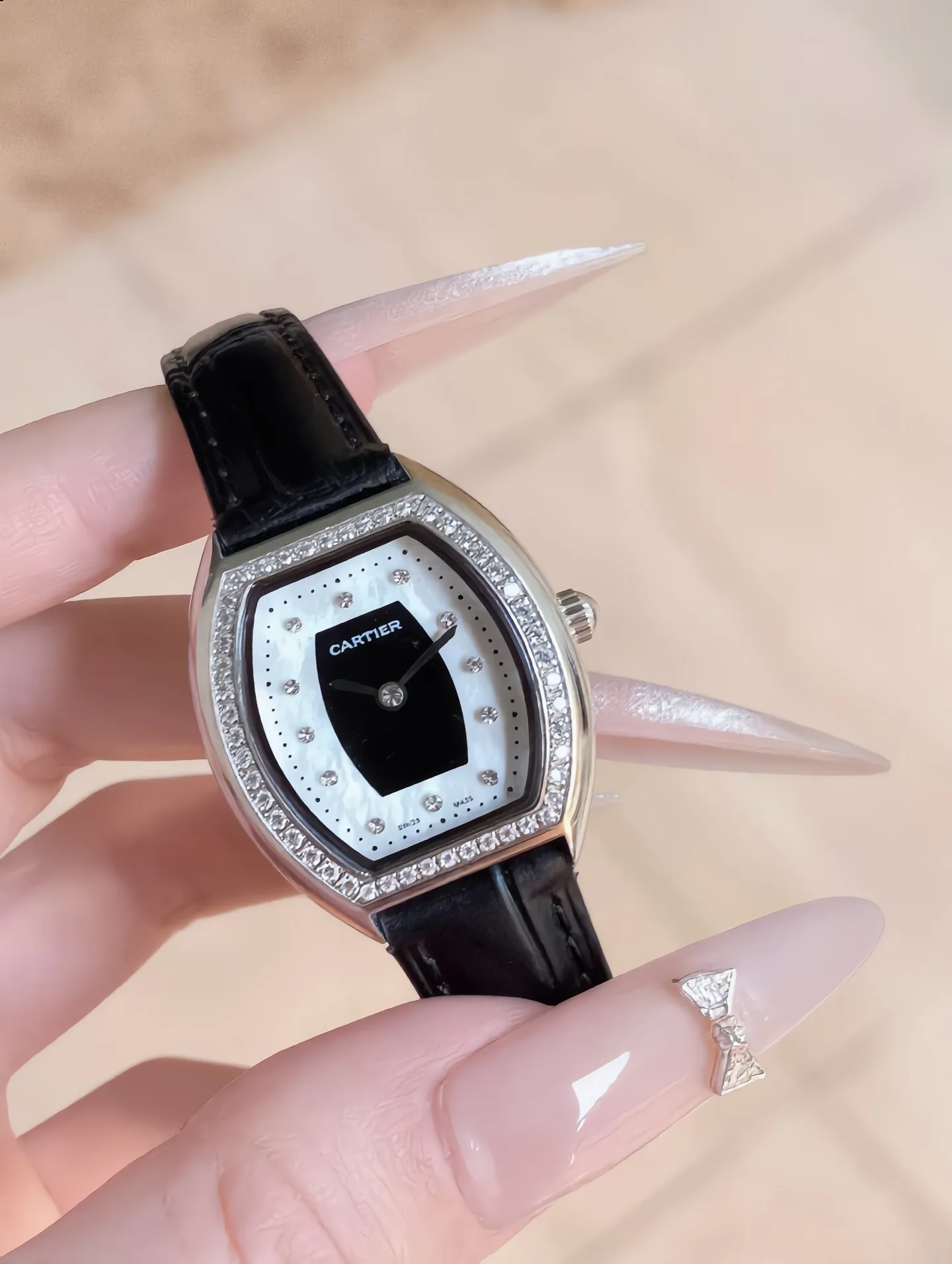 Women's Watches CARTIER 17043356