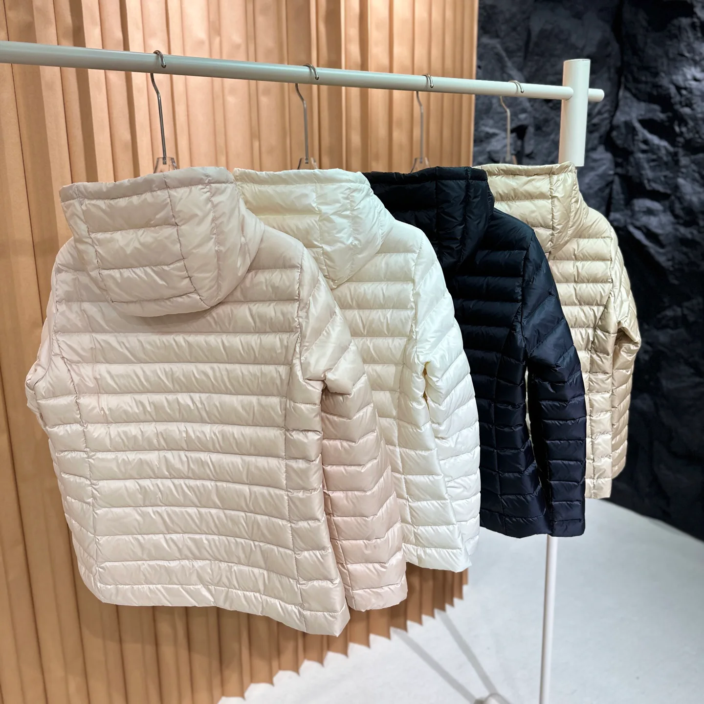Men's Jackets And Down Jackets MONCLER 18029379