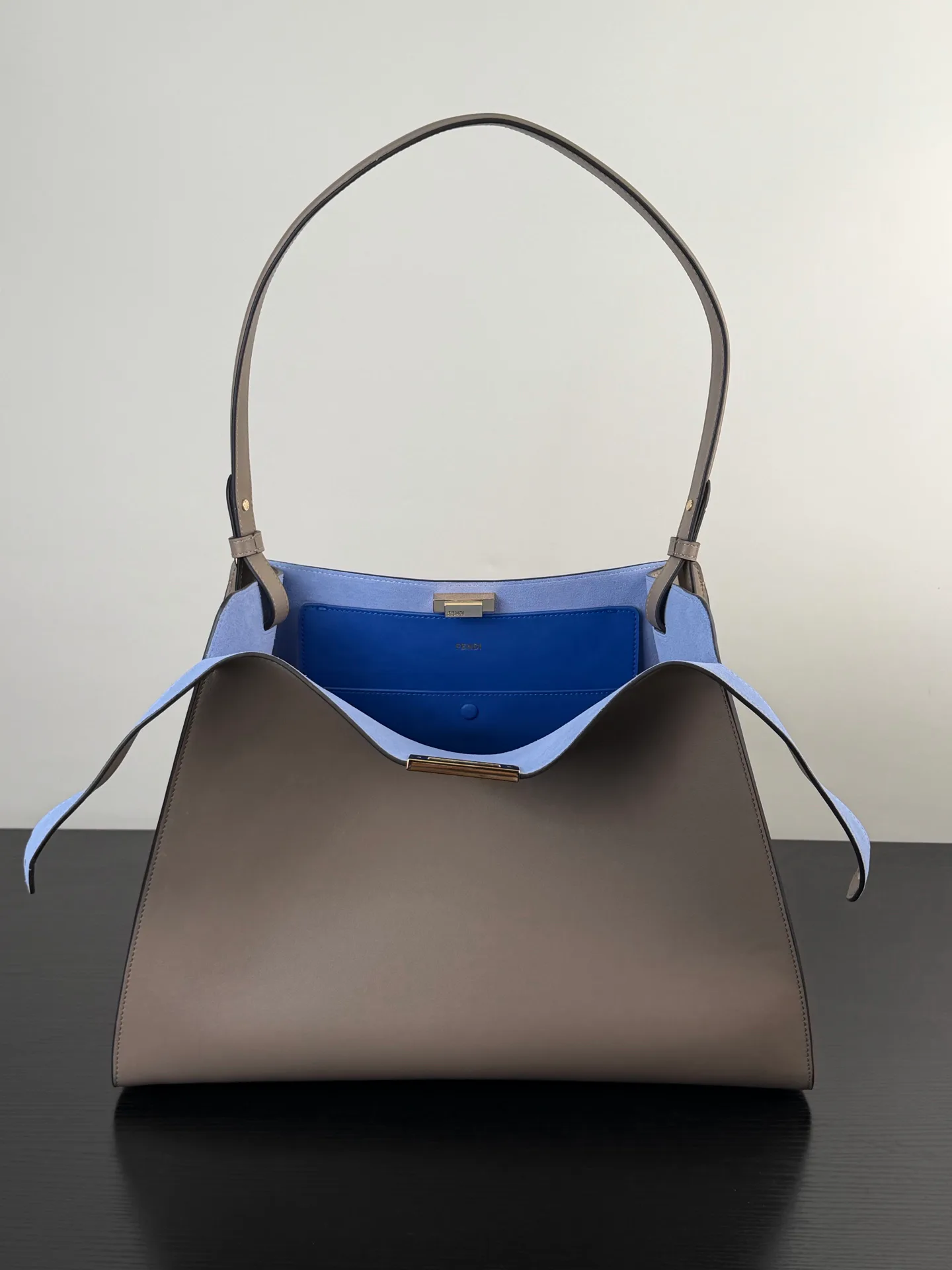 Women's Classic Handbags FENDI 17901905