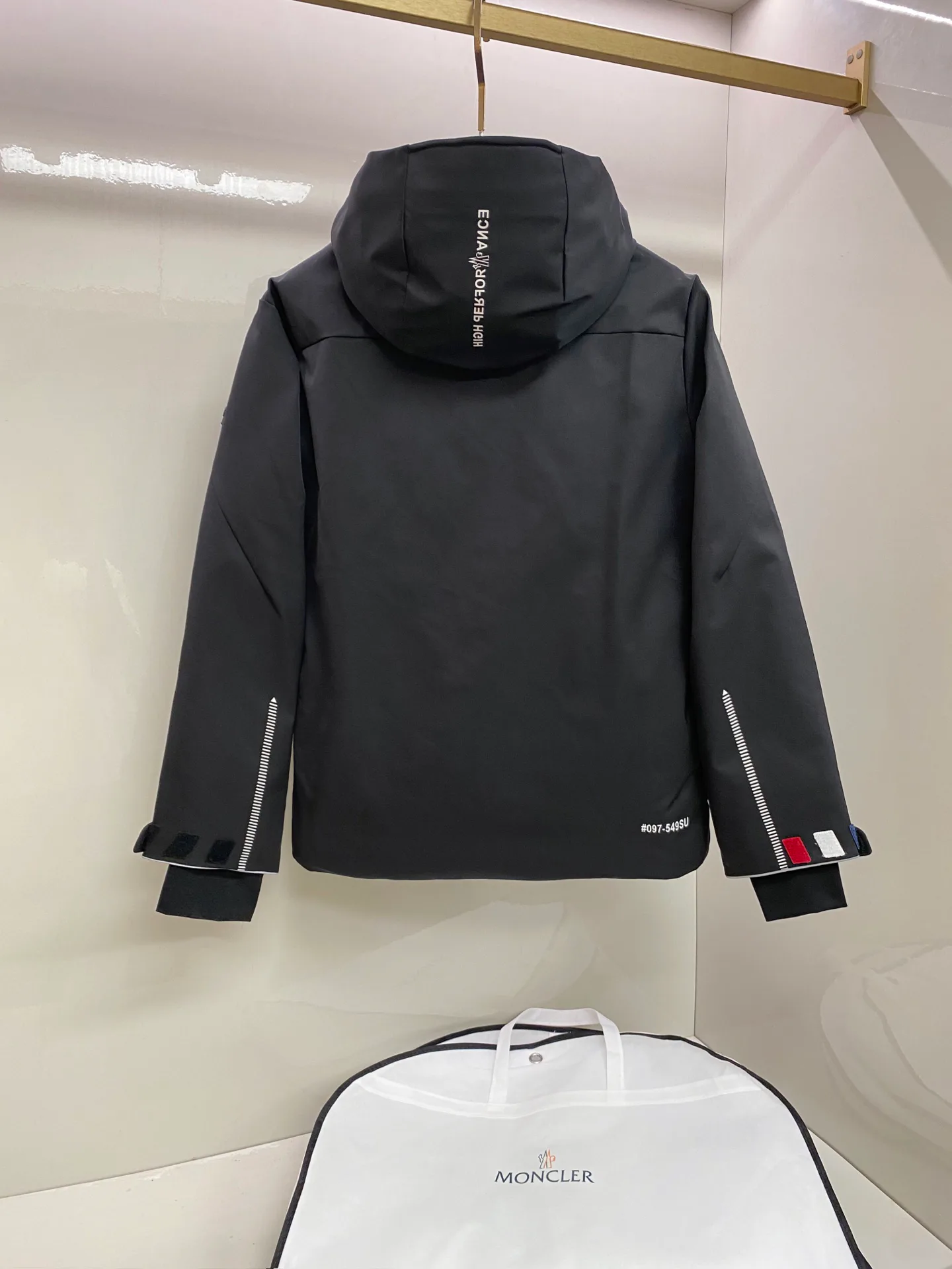 Men's Jackets And Down Jackets MONCLER 18029251