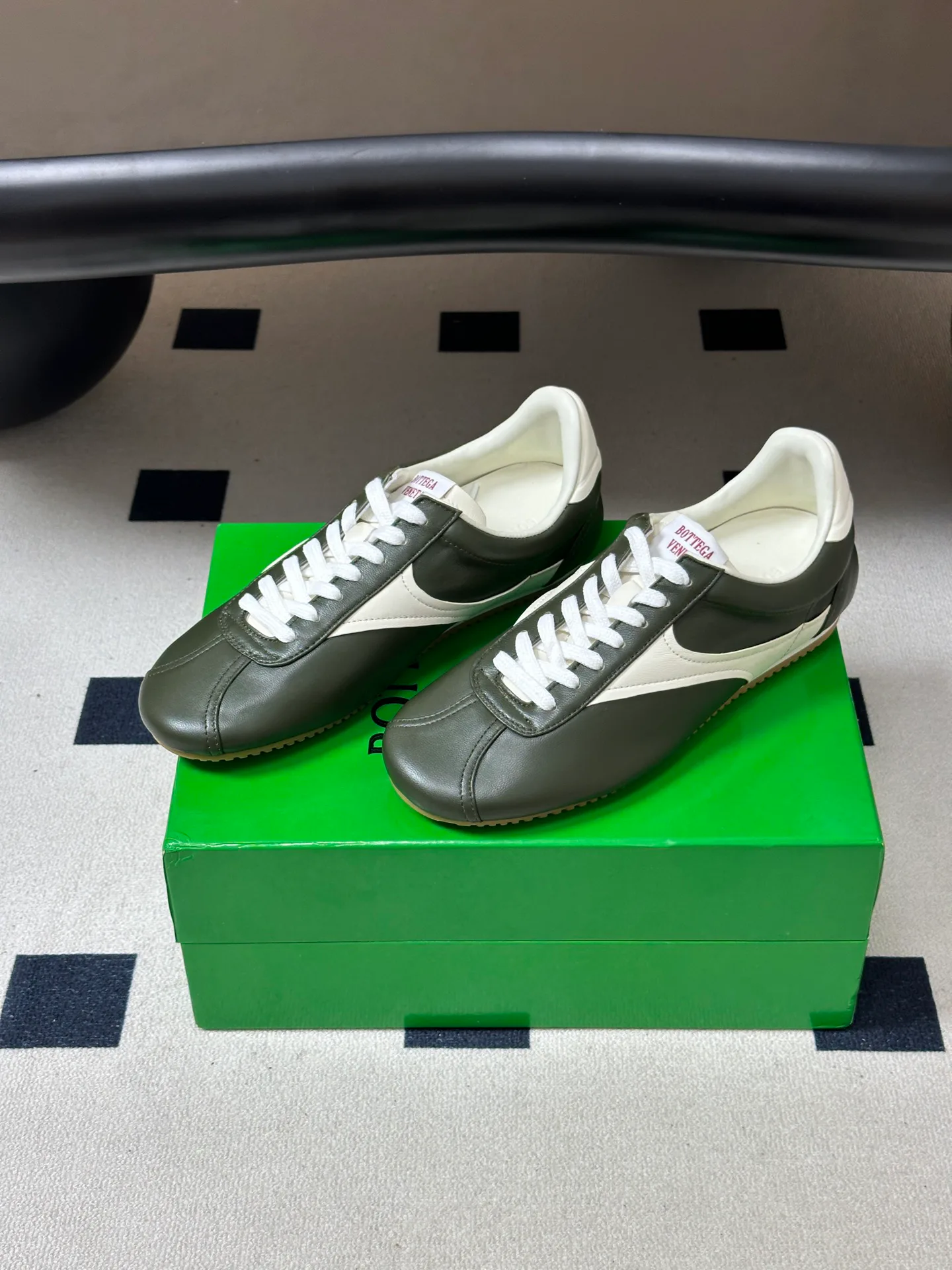 Women's Sneakers BOTTEGA VENETA 18070054