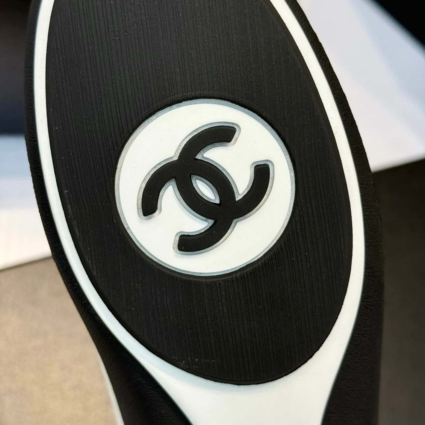 Women's Sneakers CHANEL 18122006