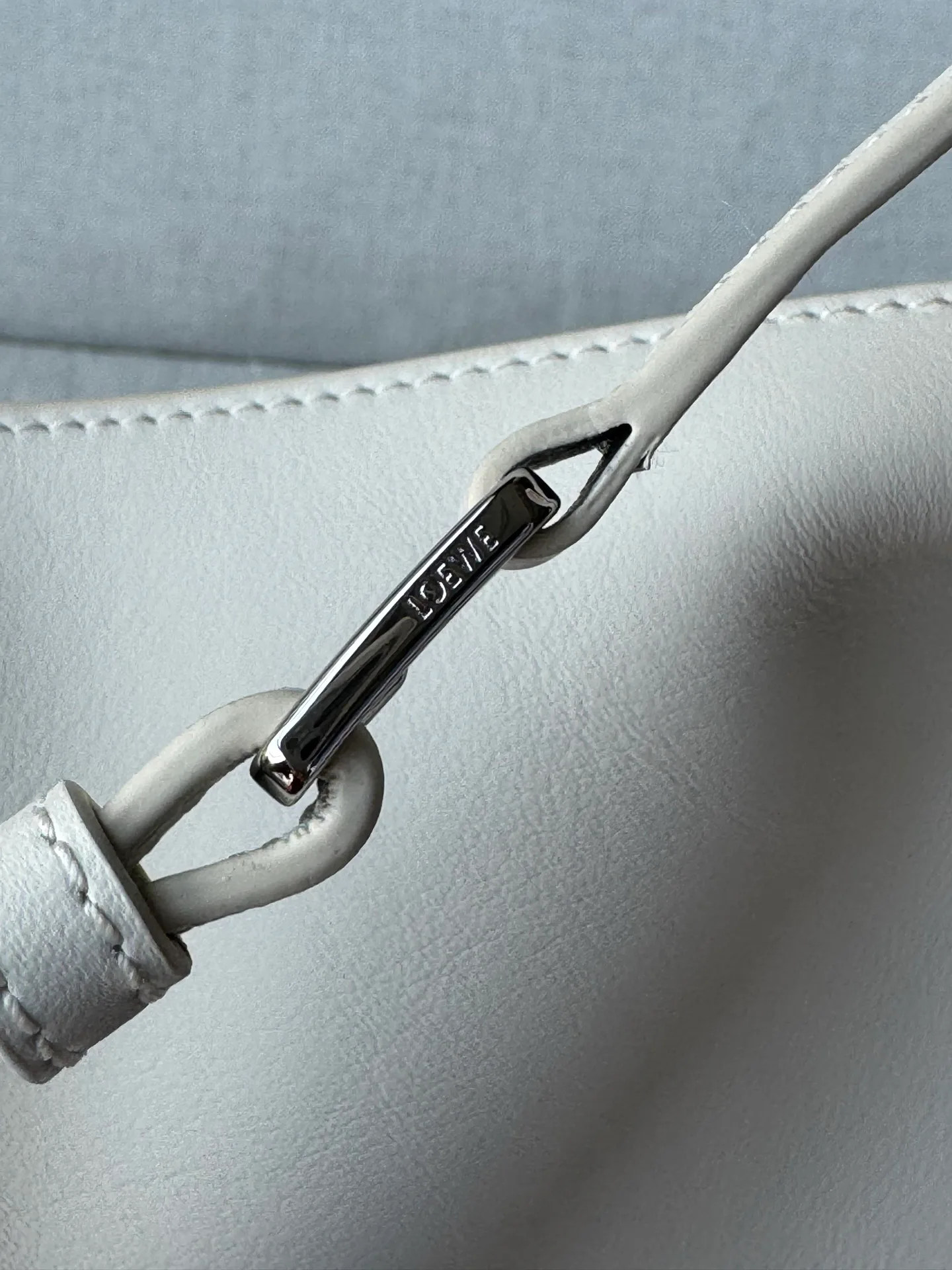 Women's Classic Handbags LOEWE 17458211