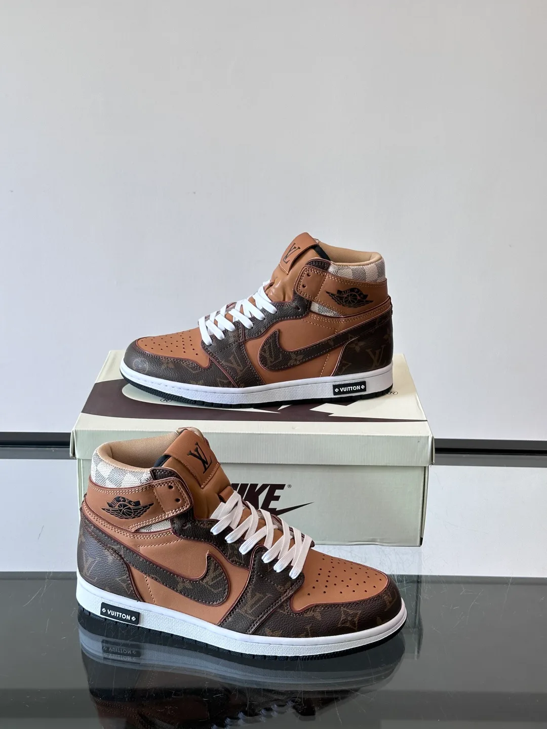 Men's Sneakers LOUIS VUITTON 18274505