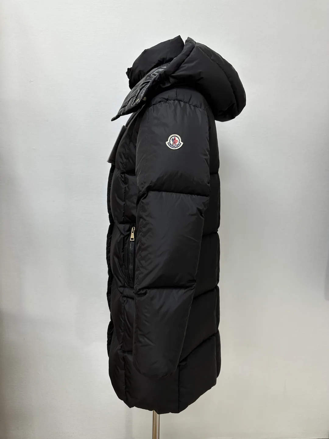 Women's Jackets And Down Jackets MONCLER 18538725
