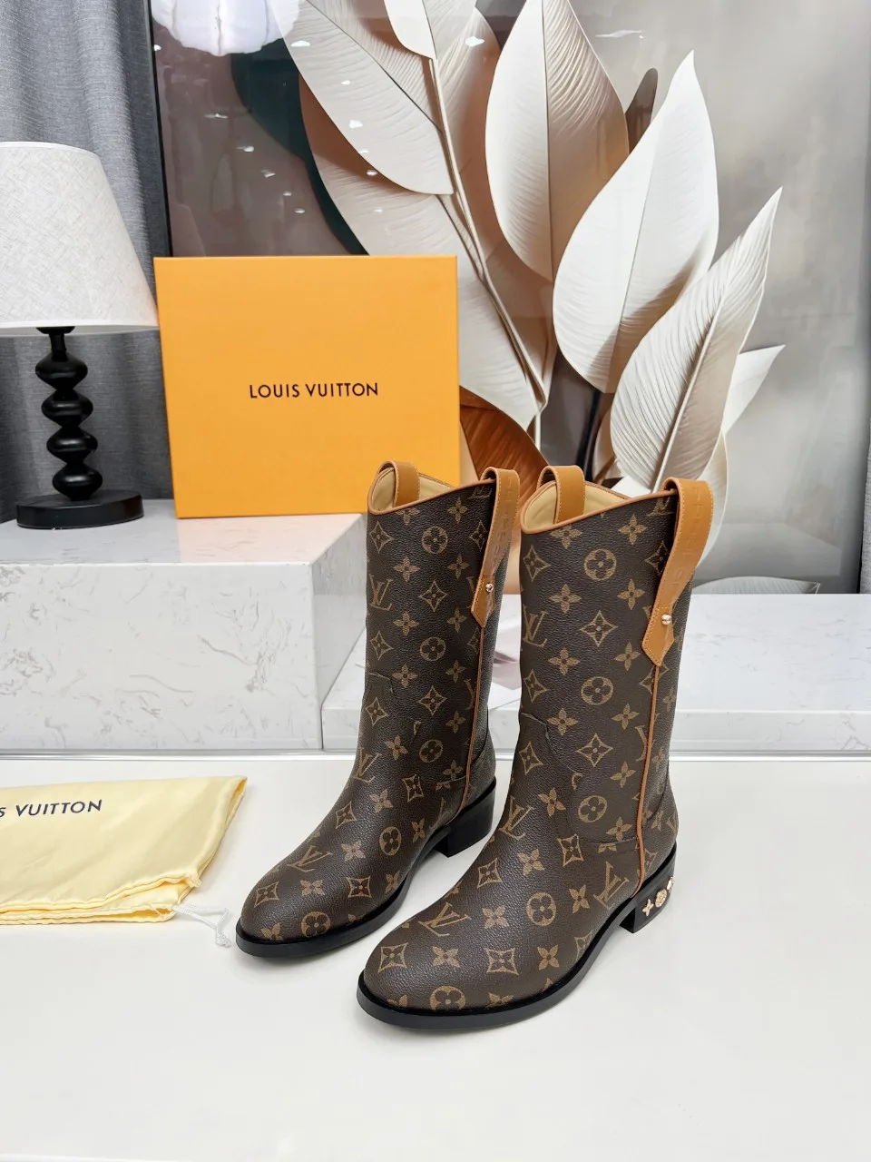 Women's Ankle Boots LOUIS VUITTON 17948506