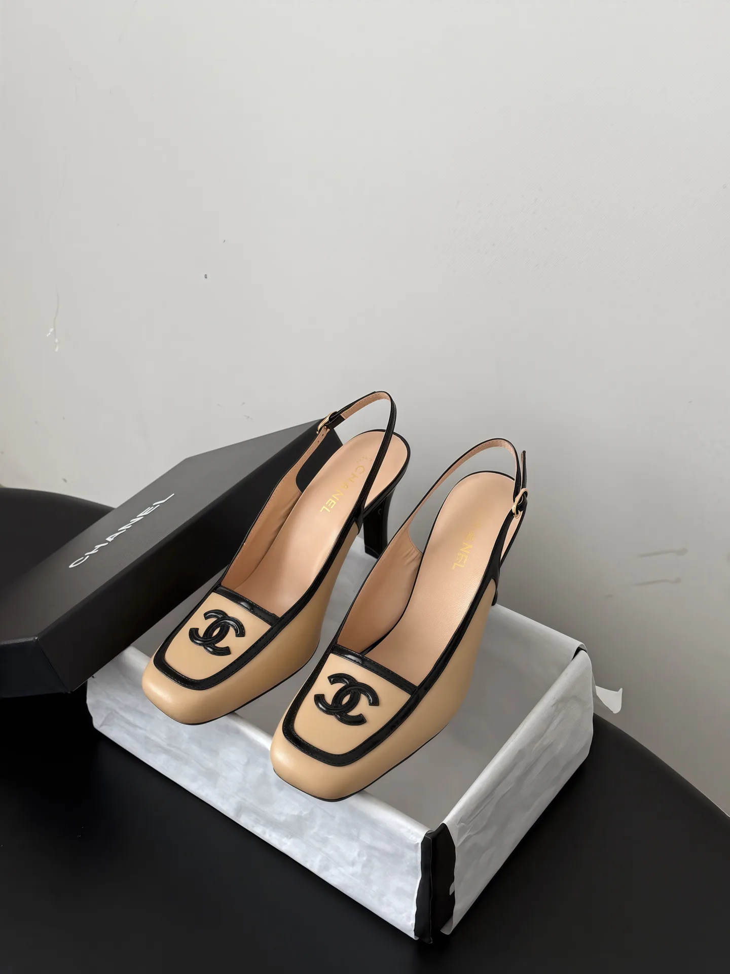 Women's Heels CHANEL 18378211
