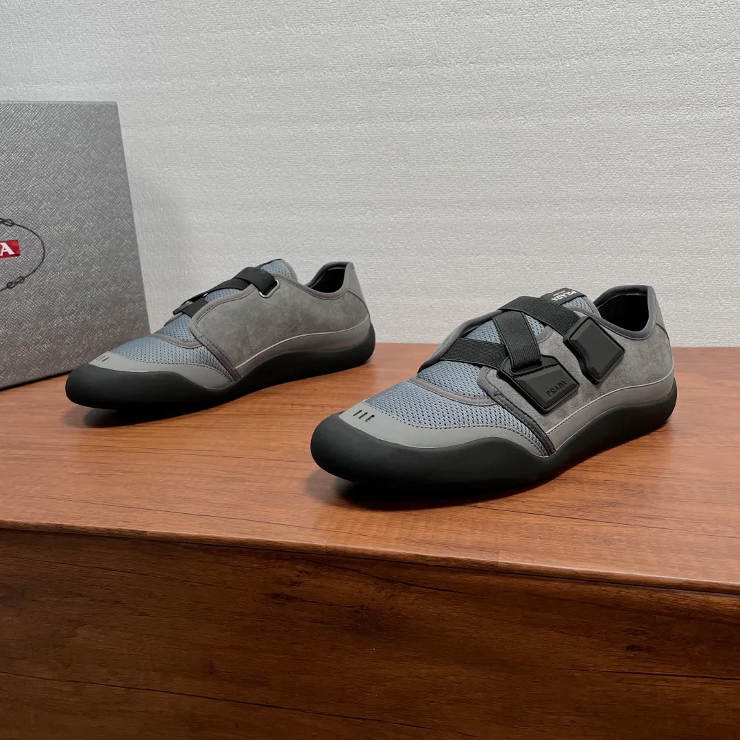 Men's Sneakers PRADA 17298419