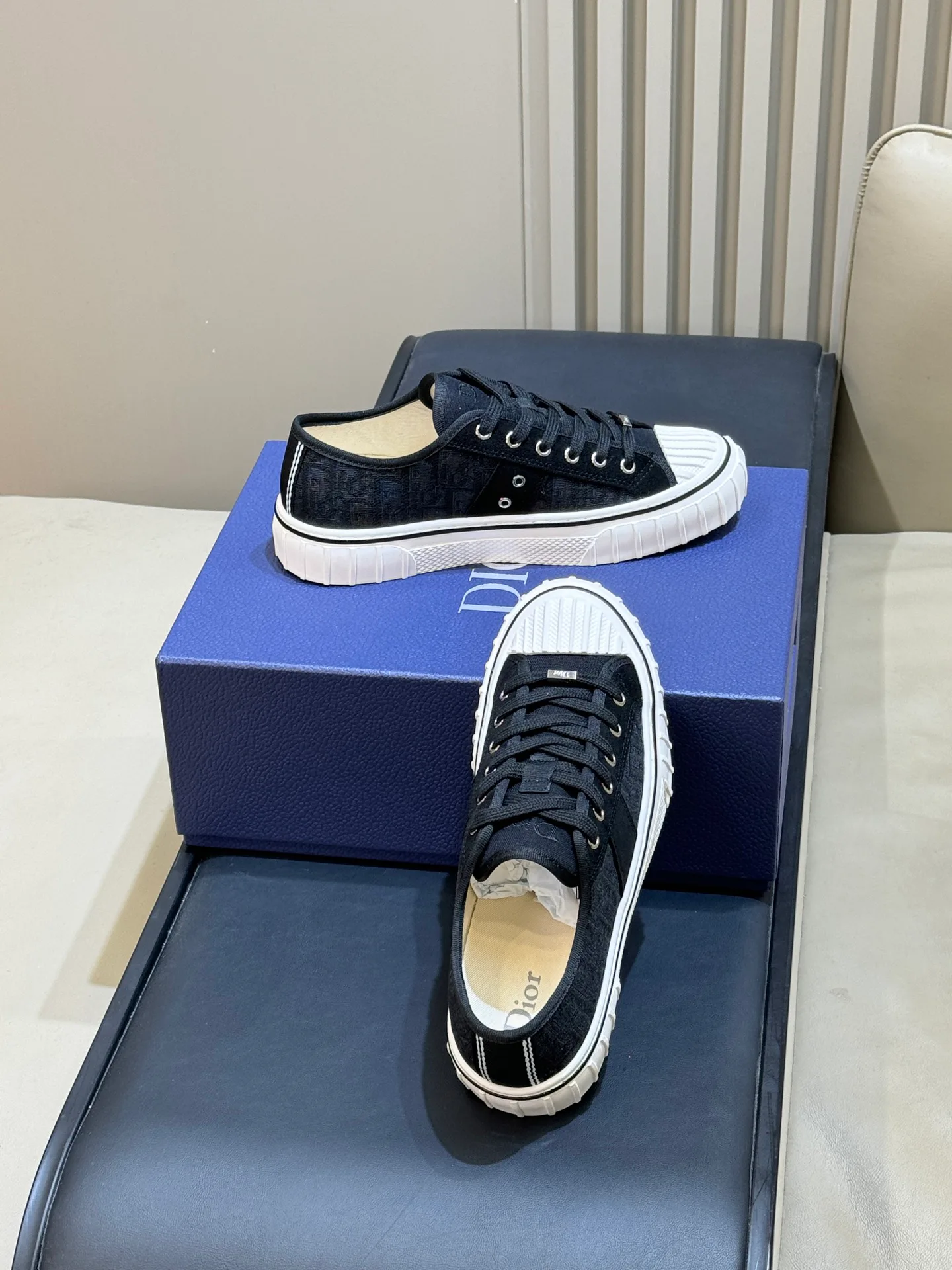 Women's Sneakers CHRISTIAN DIOR 17915341