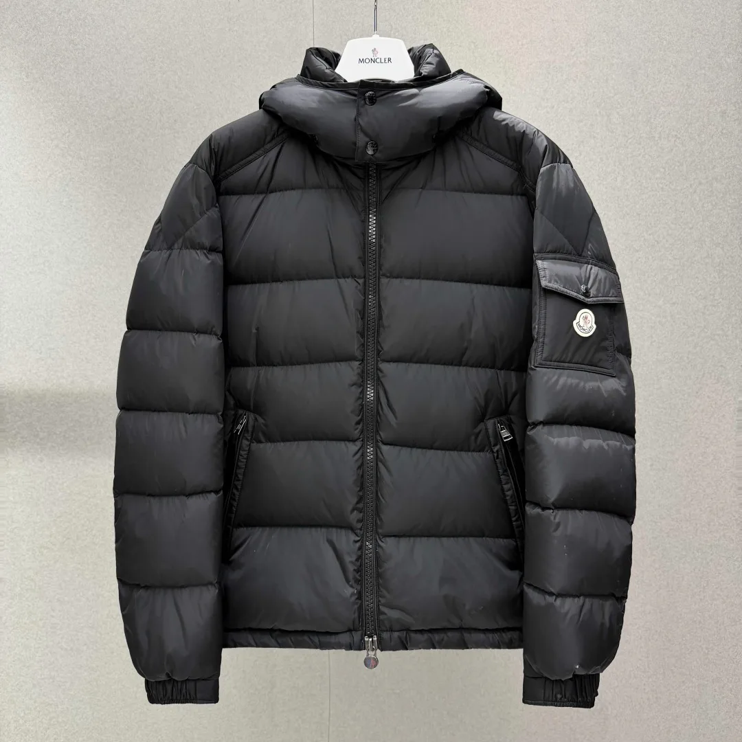 Men's Jackets And Down Jackets MONCLER 17897544