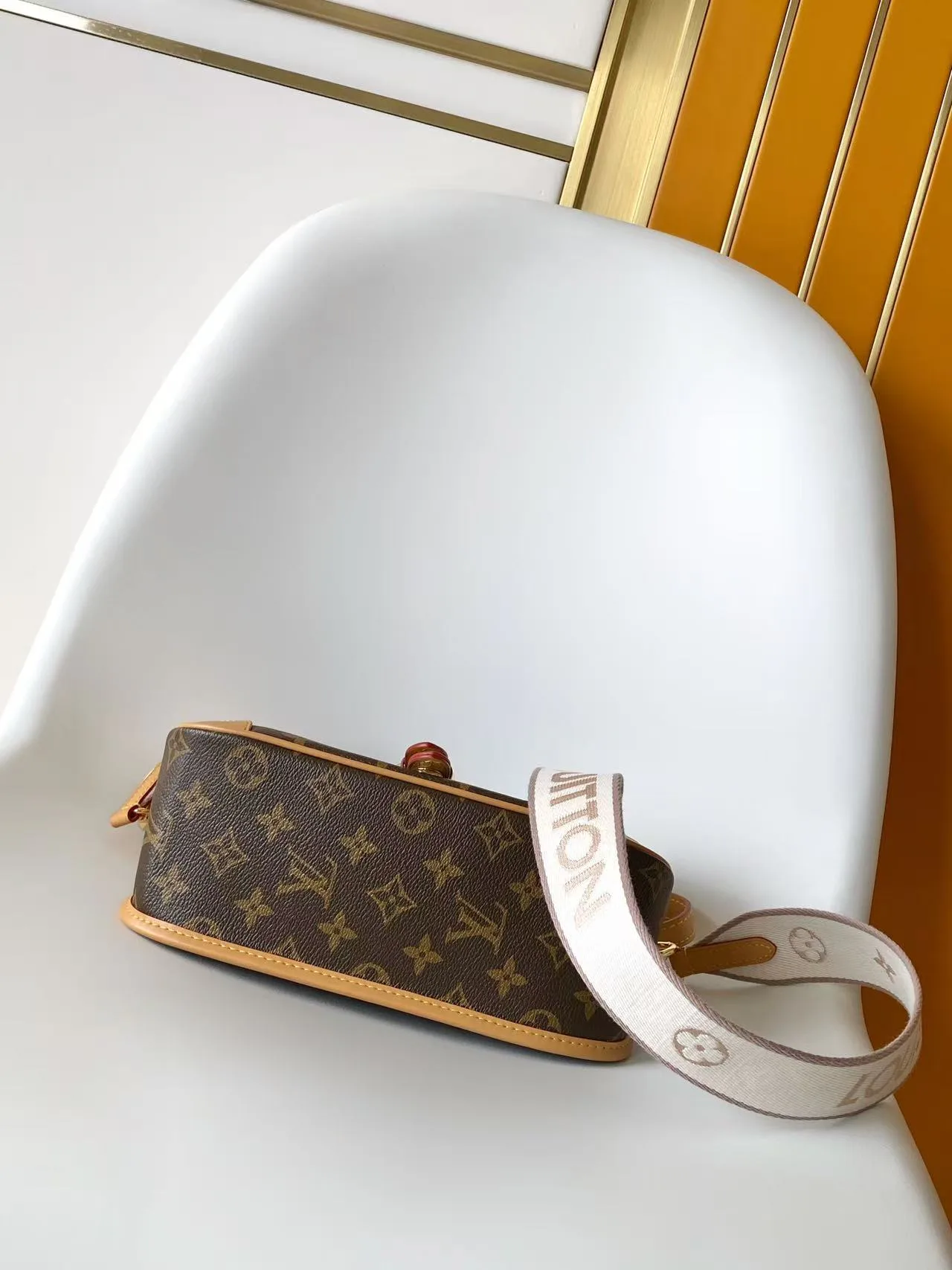 Women's Classic Handbags LOUIS VUITTON 17948735