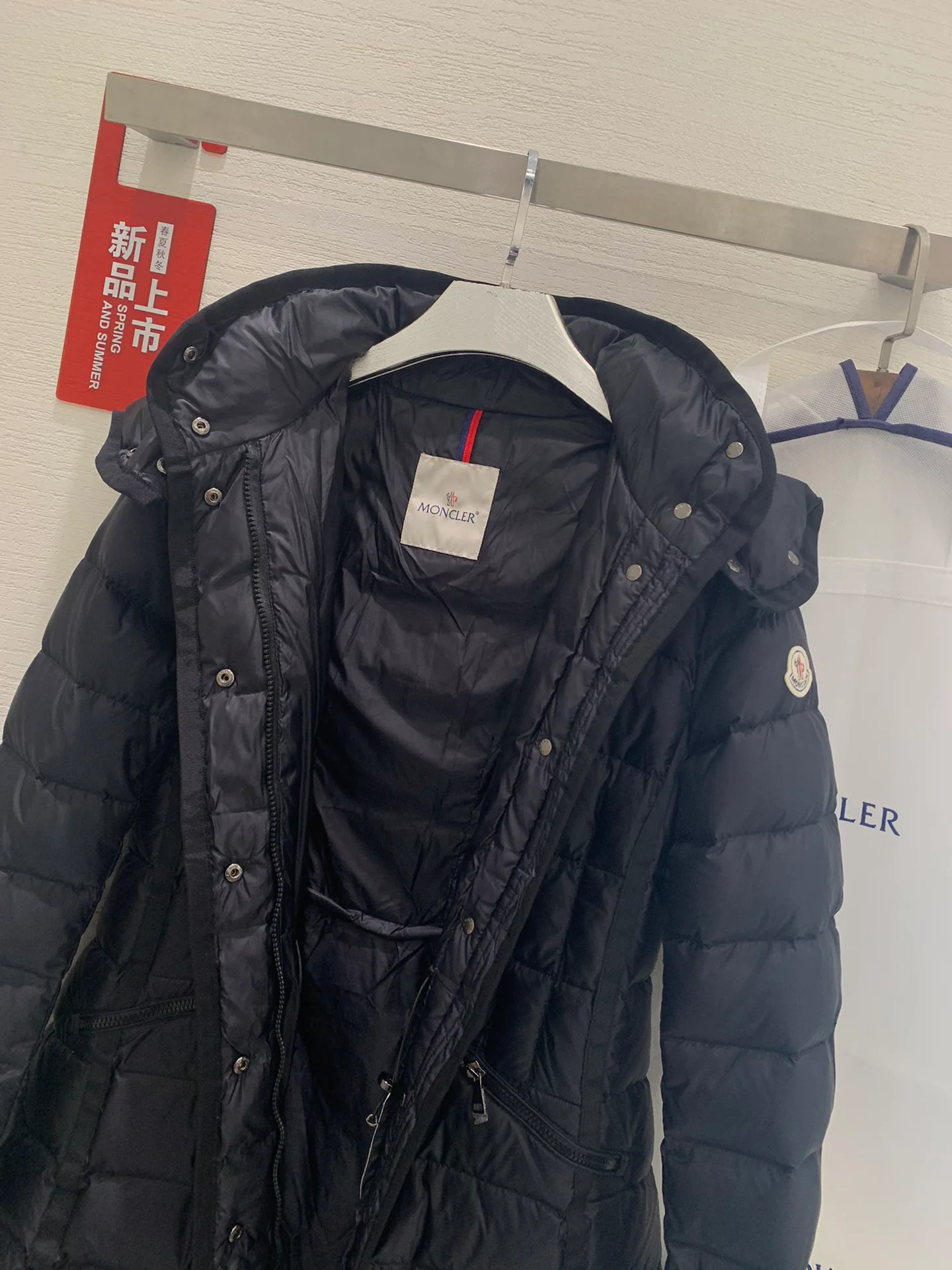 Women's Jackets And Down Jackets MONCLER 17913968