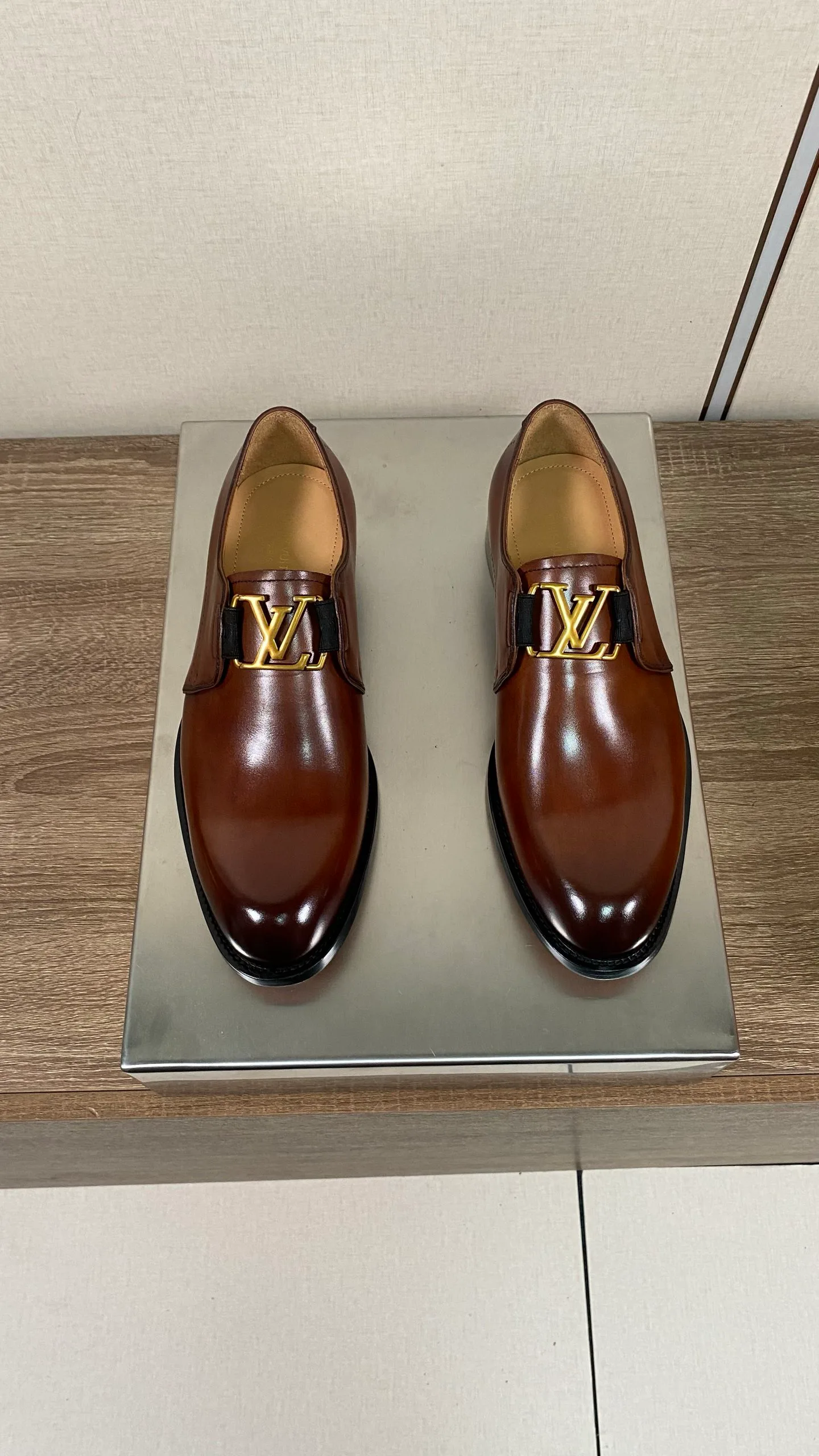 Men's Loafers And Dress Shoes LOUIS VUITTON 18078688