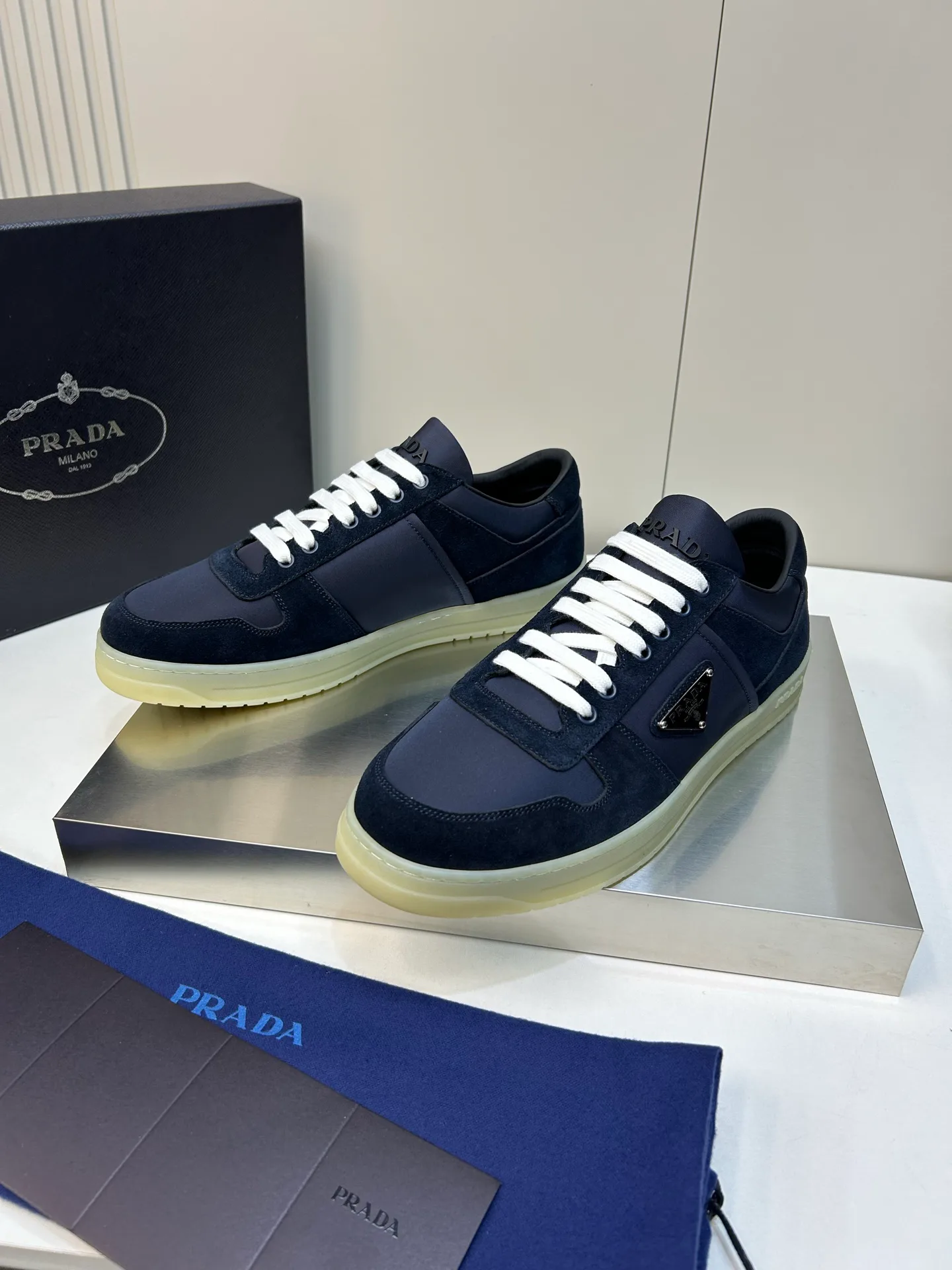 Men's Sneakers PRADA 18267436