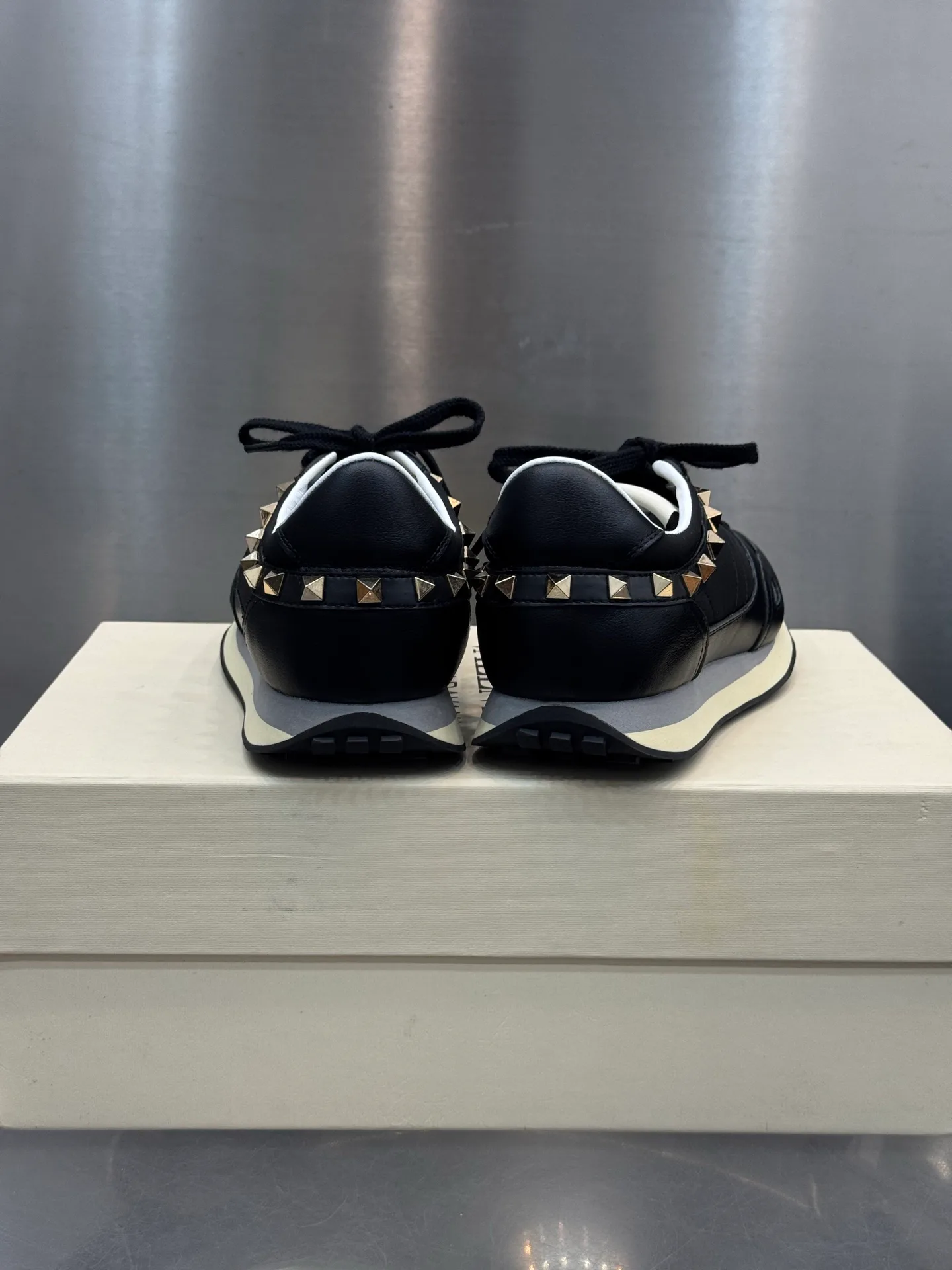 Women's Sneakers VALENTINO 18202513