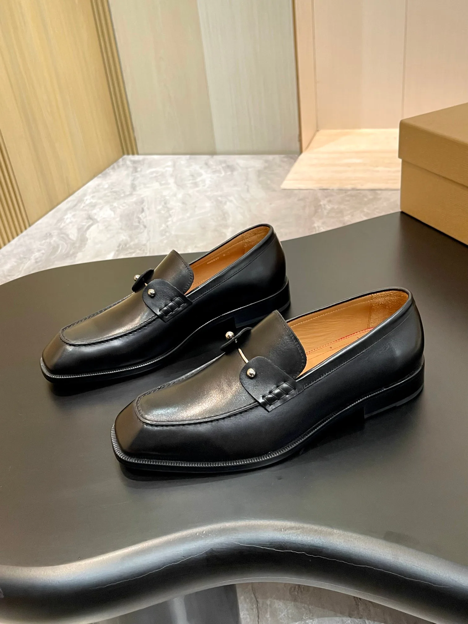 Men's Loafers And Dress Shoes CHRISTIAN LOUBOUTIN 18017840