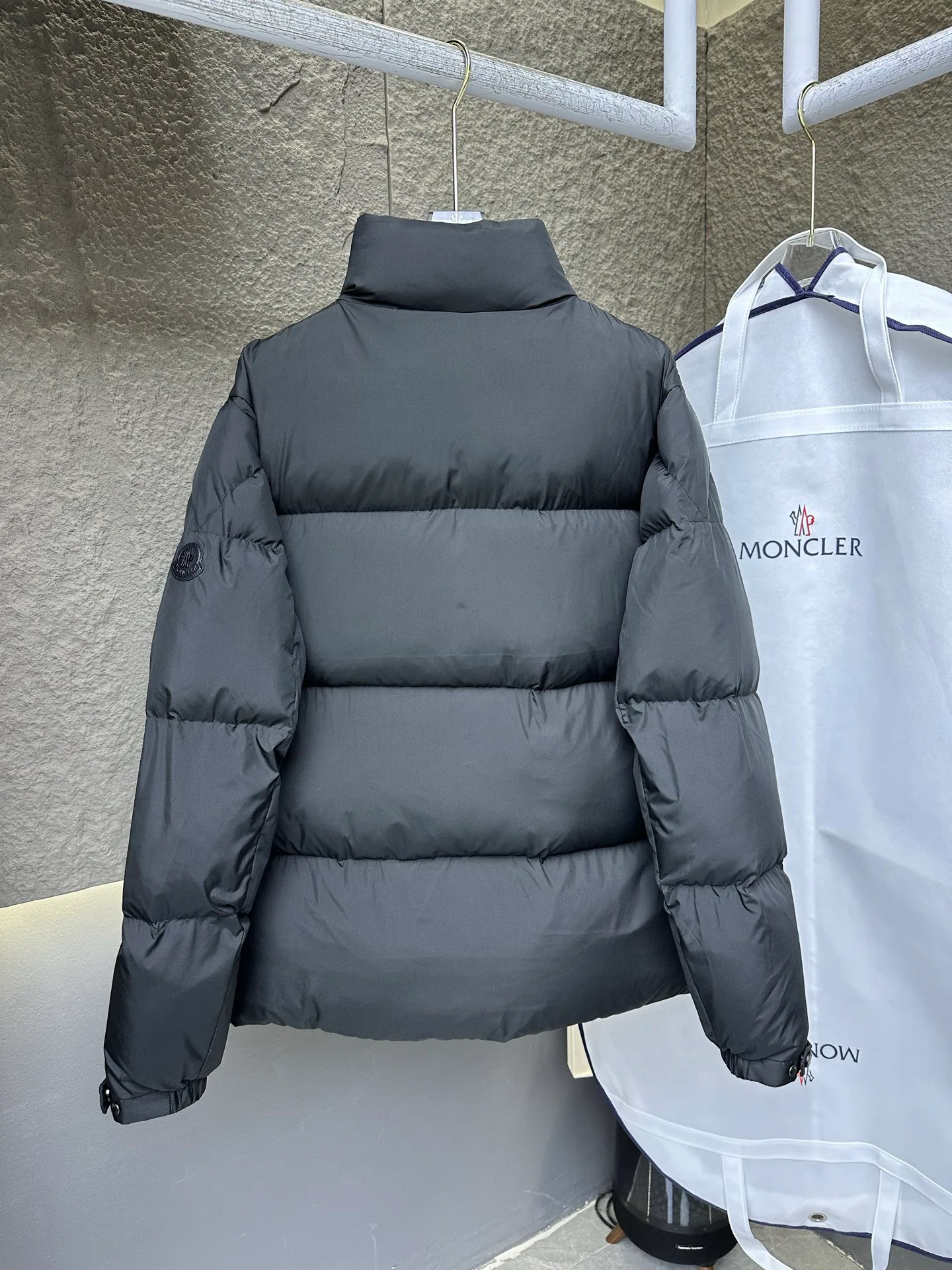 Куртки И Пуховики Мужские Moncler 18600125